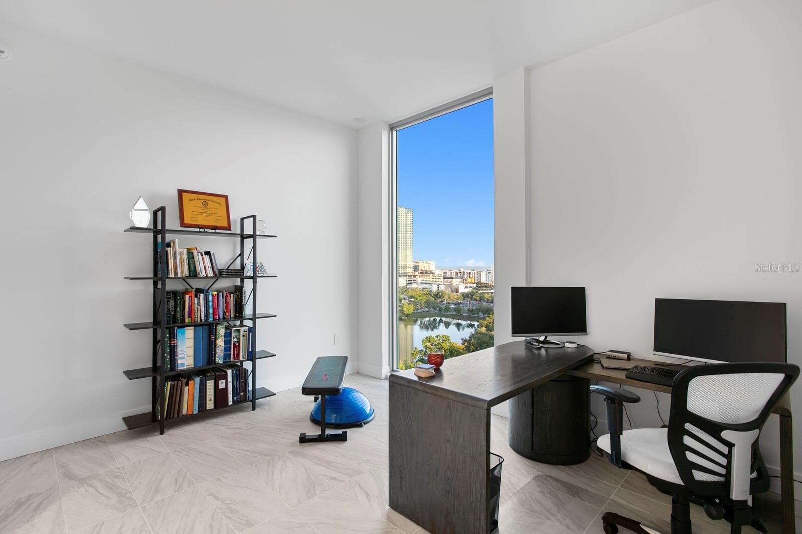 Condominium at 777 3RD AVE N #1408, ST PETERSBURG, photo 27 of 62