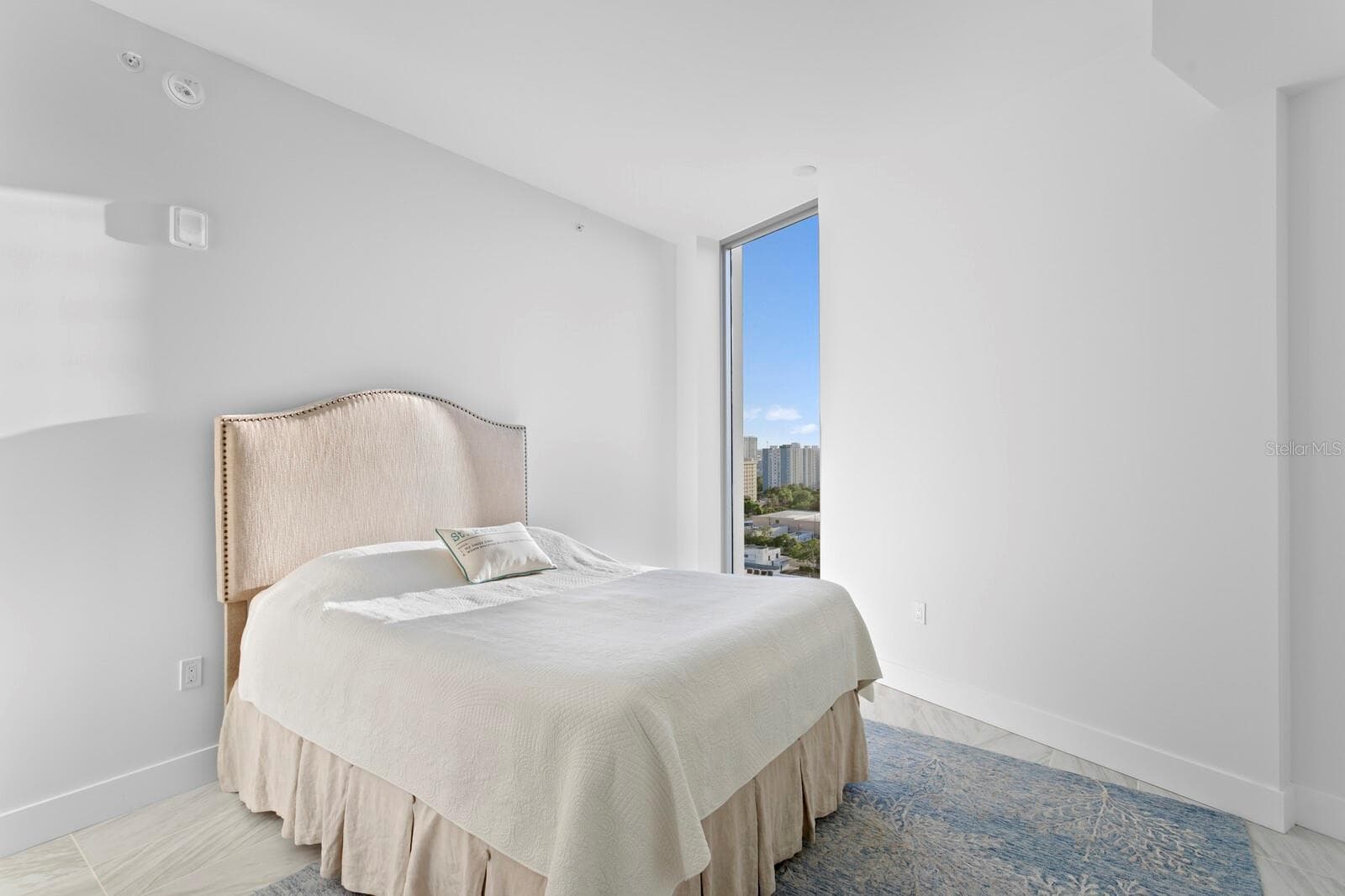Condominium at 777 3RD AVE N #1408, ST PETERSBURG, photo 36 of 62