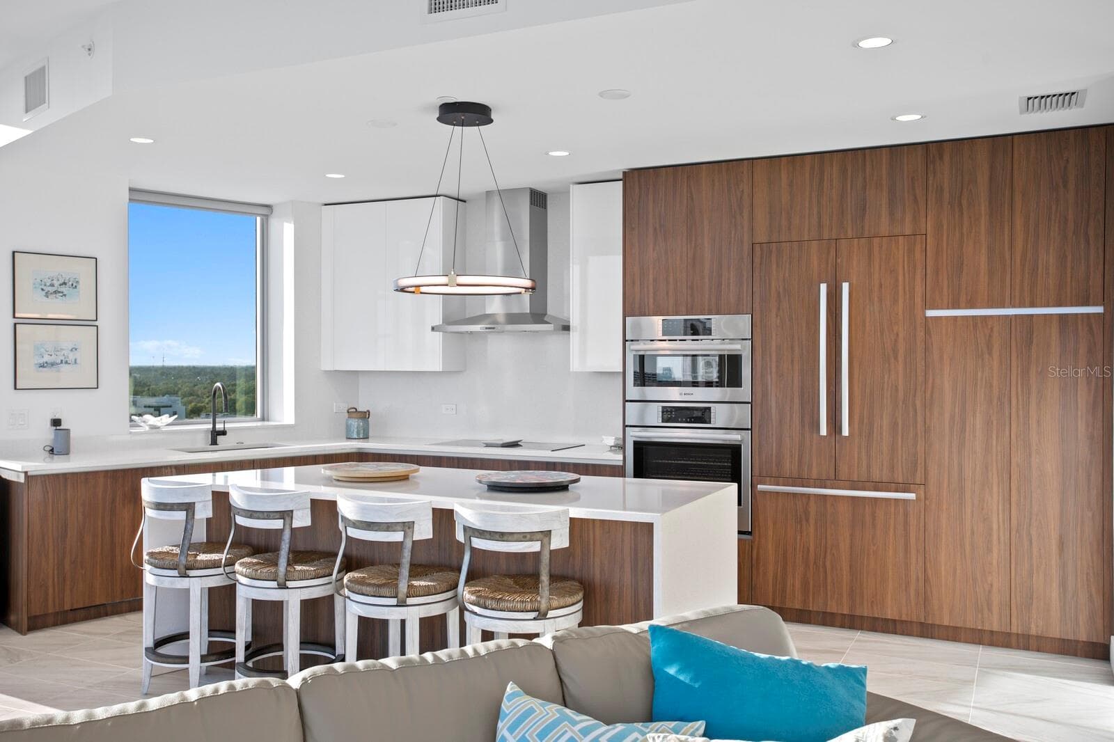 Condominium at 777 3RD AVE N #1408, ST PETERSBURG, photo 45 of 62