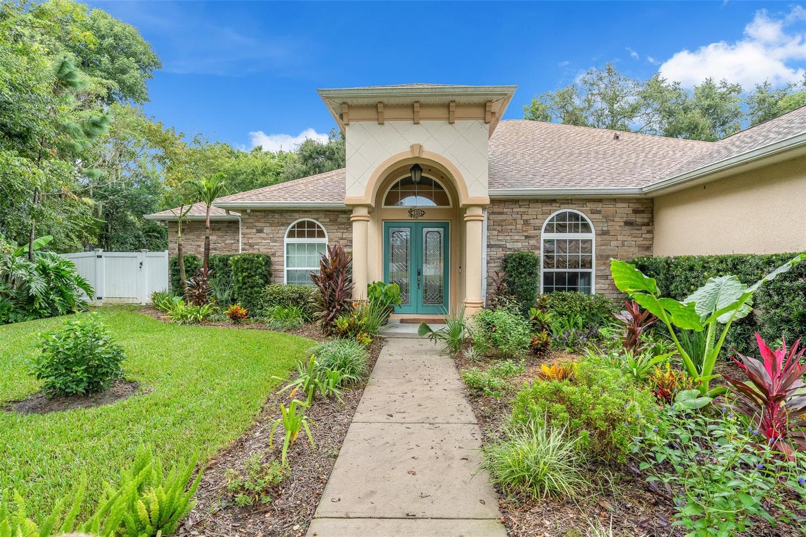 Single Family Residence at 3384 COUNTRY MANOR DR, SOUTH DAYTONA, photo 2 of 53