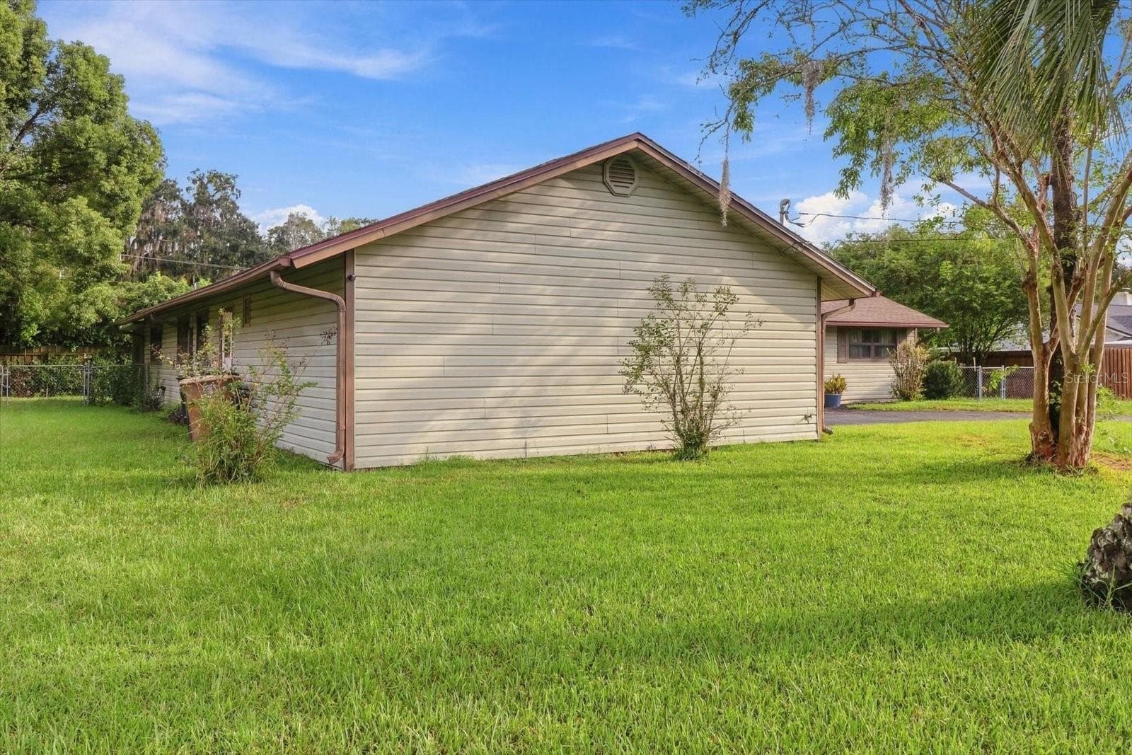 Single Family Residence at 2141 NE 9TH ST, OCALA, photo 3 of 47