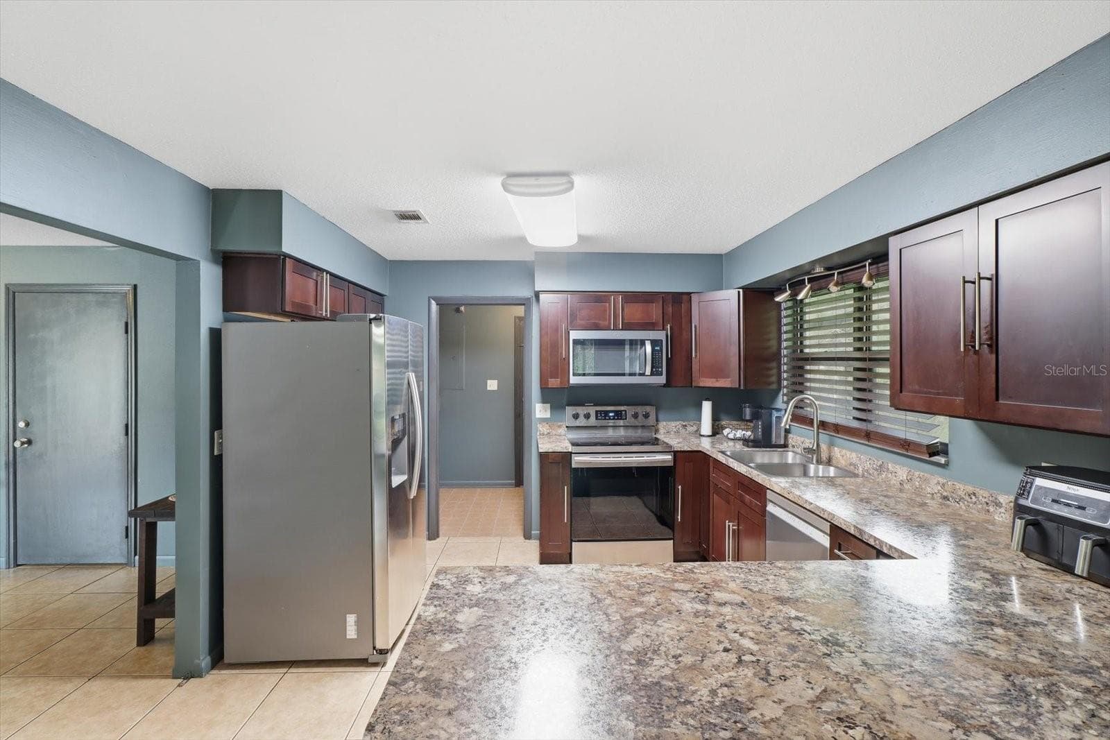 Single Family Residence at 2141 NE 9TH ST, OCALA, photo 14 of 47