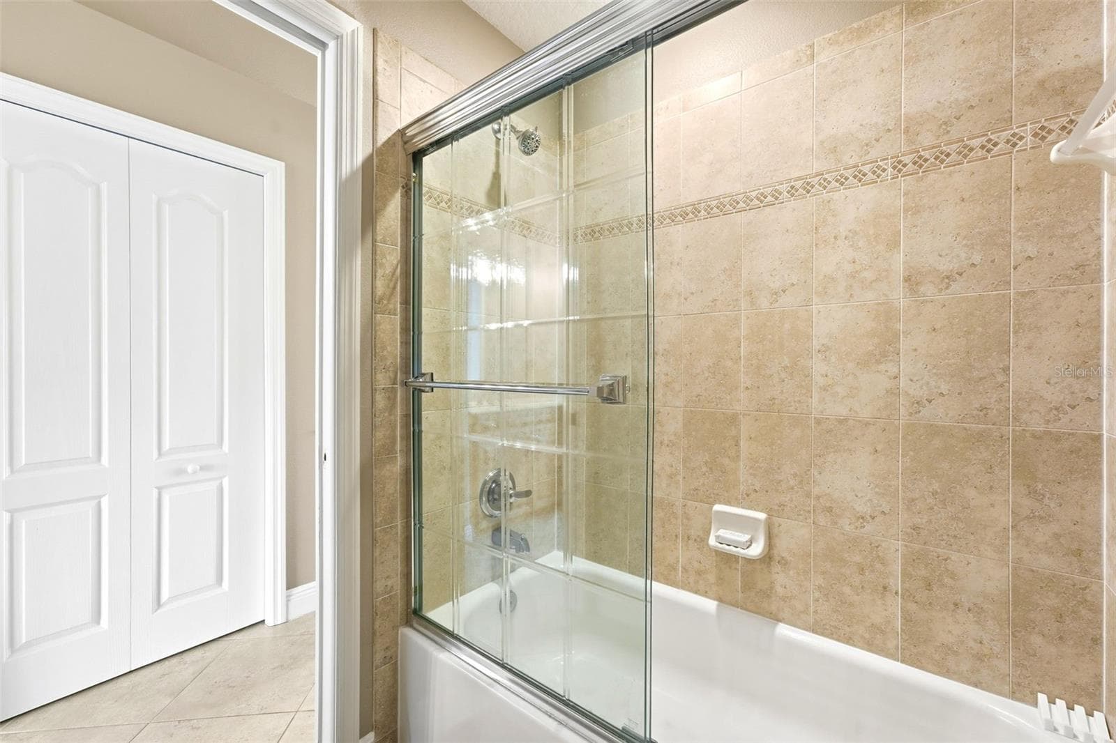 Jack & Jill Bathroom - 2591 SYKES CREEK DR, MERRITT ISLAND