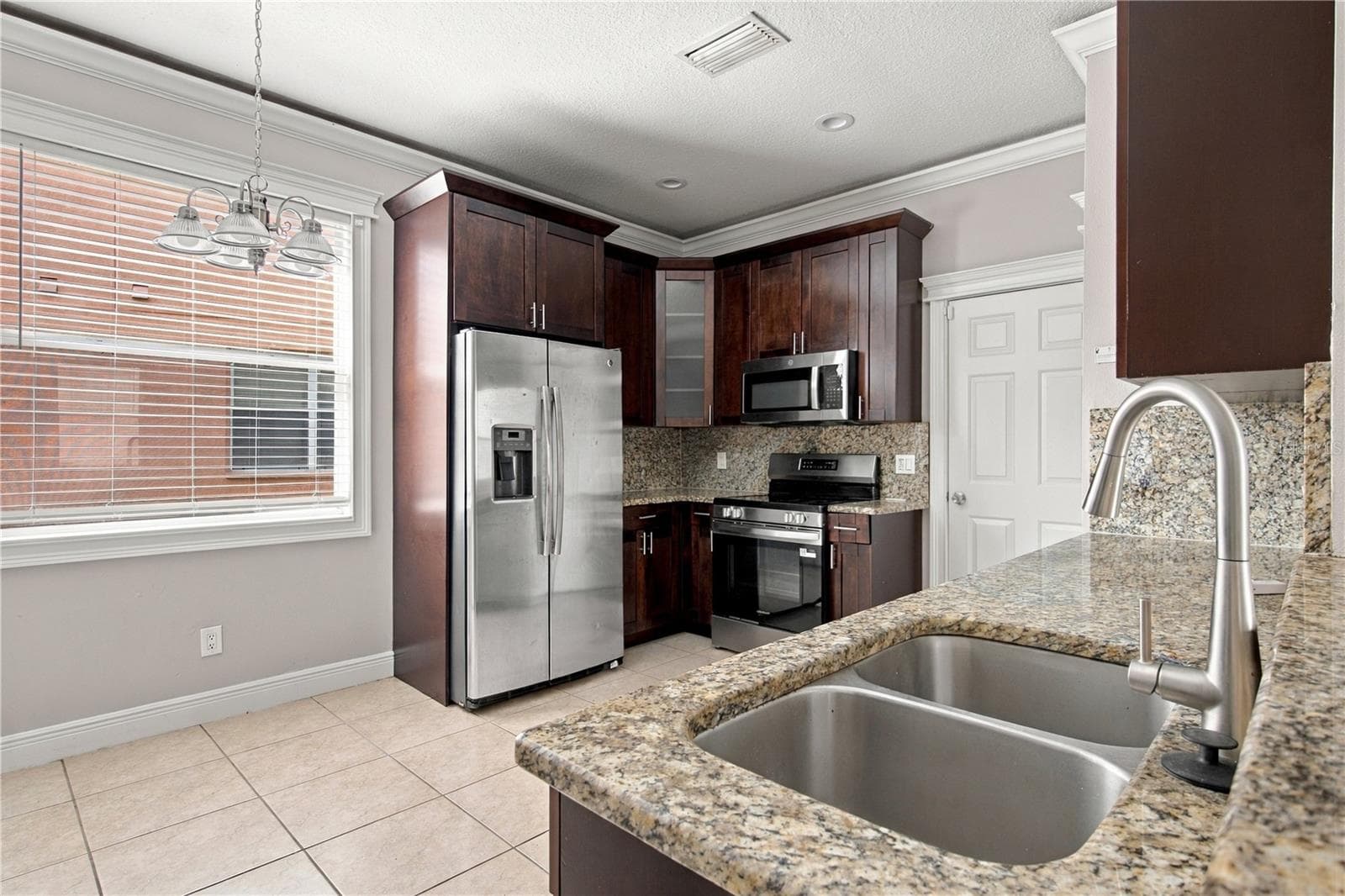 Single Family Residence at 10321 AVELAR RIDGE DR, RIVERVIEW, photo 7 of 30