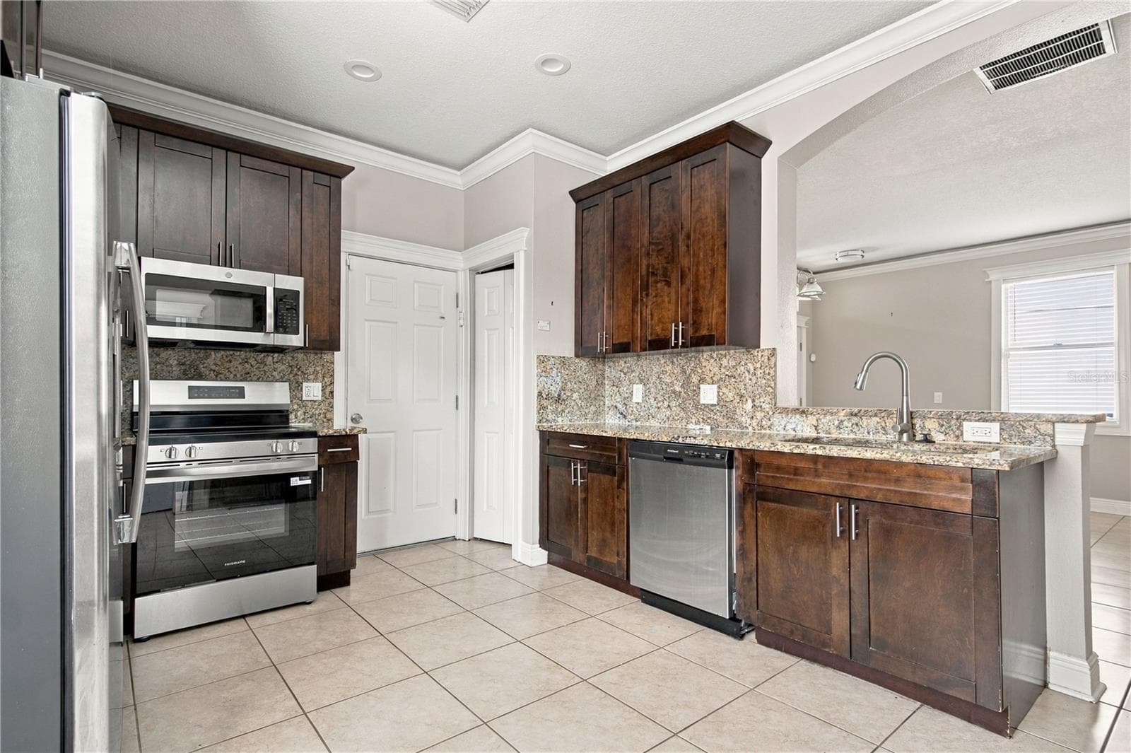 Single Family Residence at 10321 AVELAR RIDGE DR, RIVERVIEW, photo 10 of 30