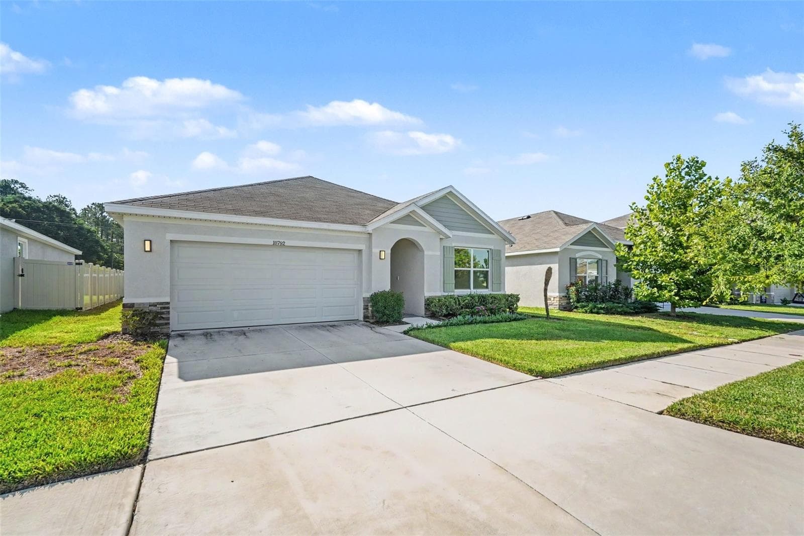 Single Family Residence at 10792 QUAIL GROVE WAY, SAN ANTONIO, photo 3 of 35