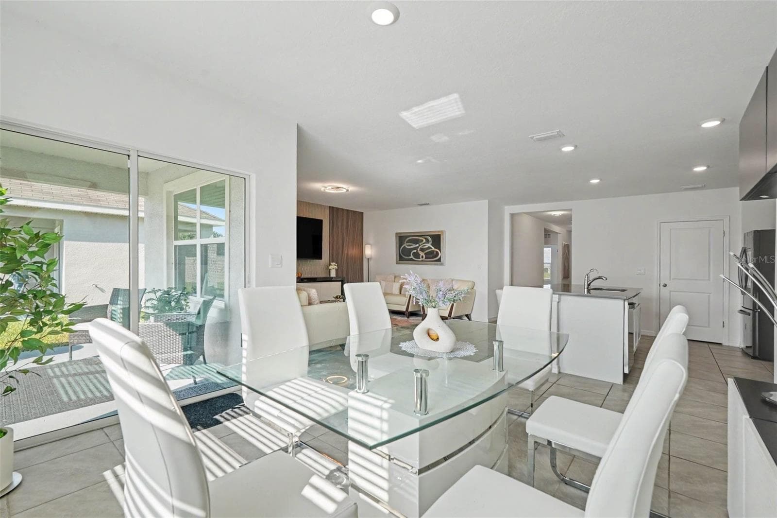 Single Family Residence at 10792 QUAIL GROVE WAY, SAN ANTONIO, photo 11 of 35