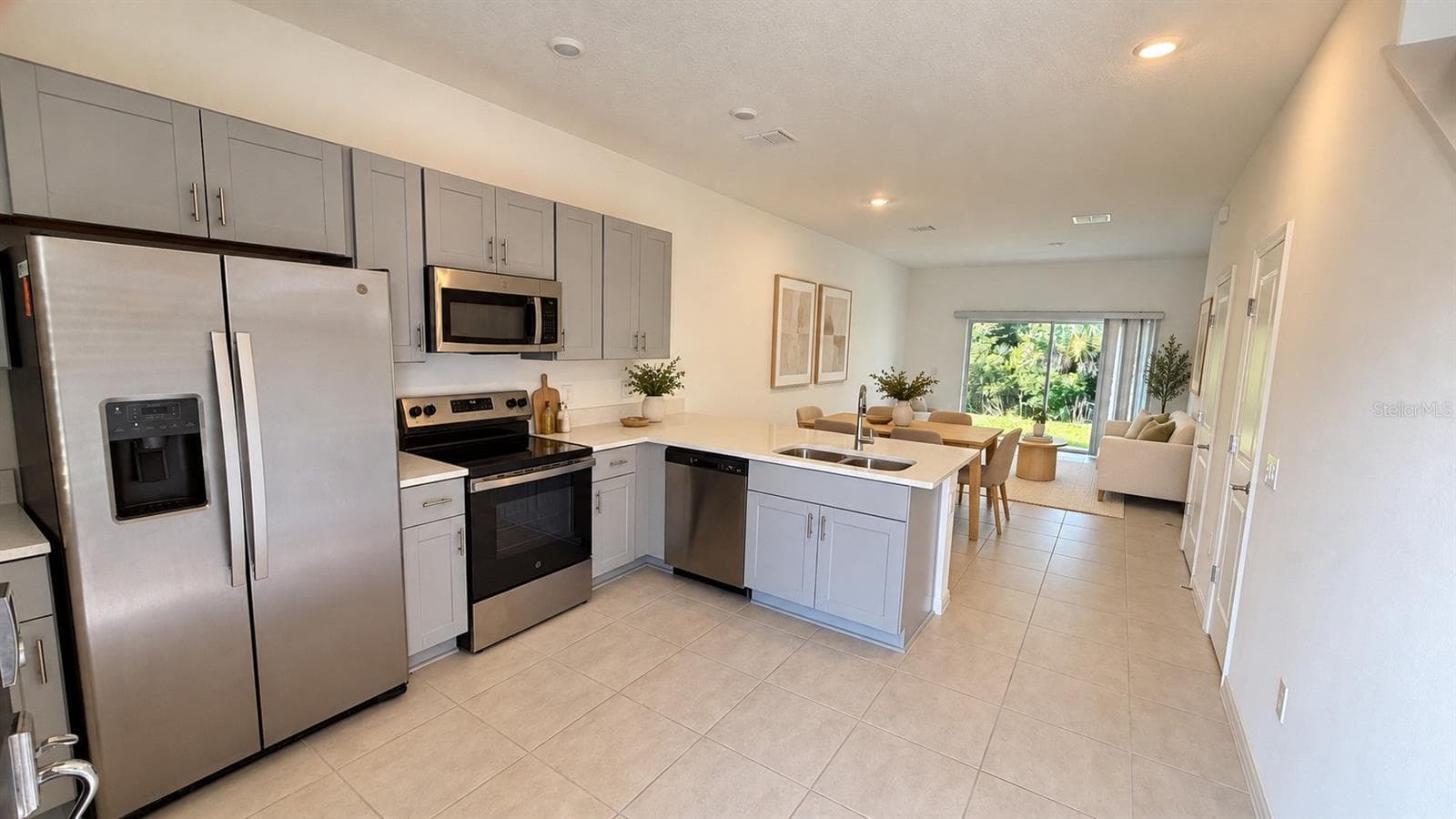 Townhouse at 3119 SKYLINE LOOP, POINCIANA, photo 2 of 26