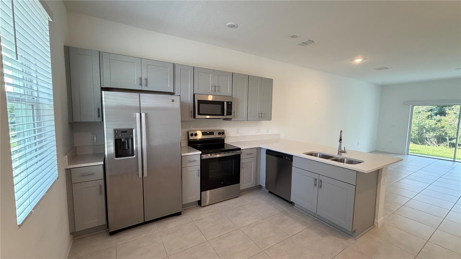 Townhouse at 3119 SKYLINE LOOP, POINCIANA, photo 3 of 26