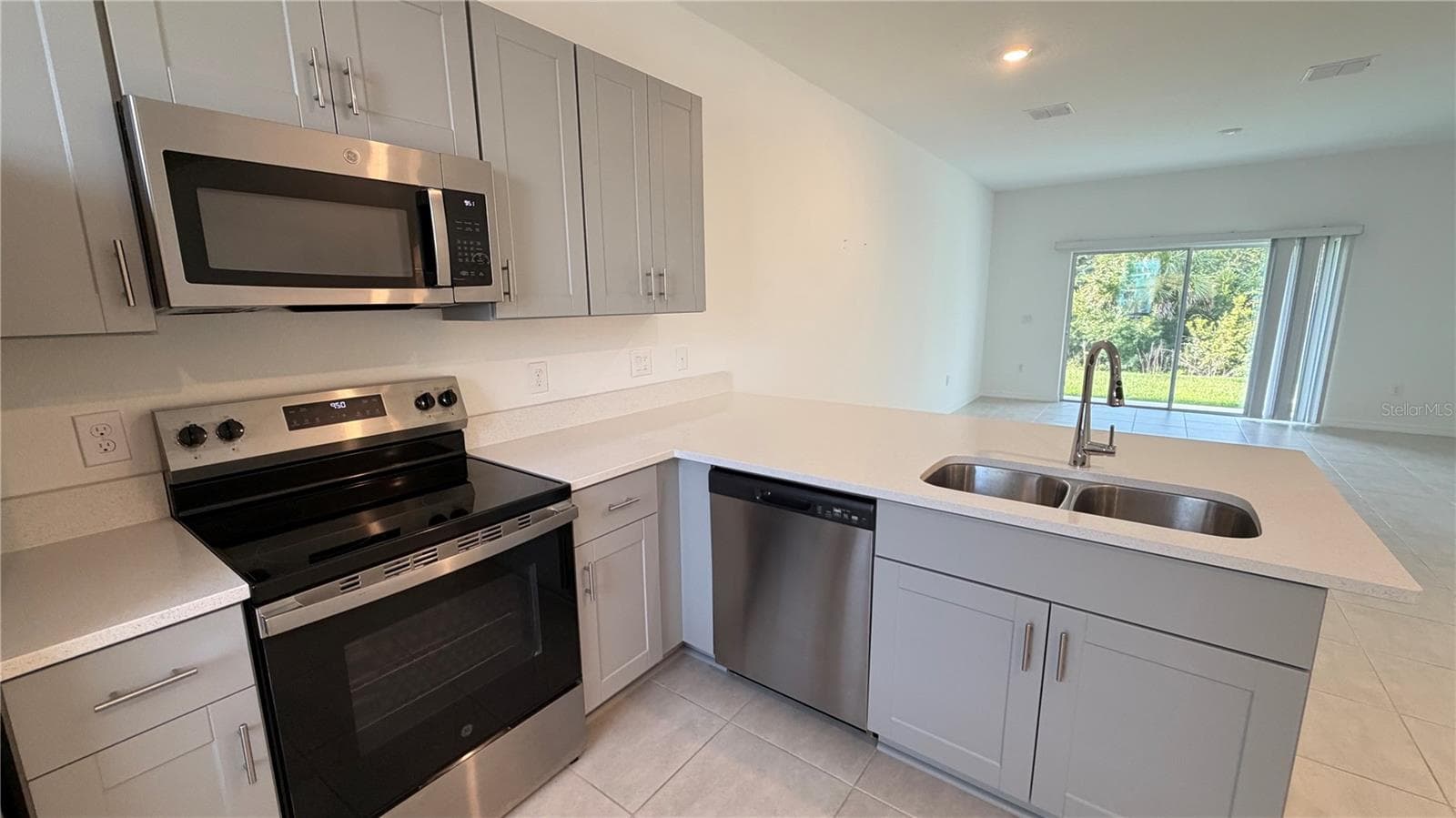 Townhouse at 3119 SKYLINE LOOP, POINCIANA, photo 7 of 26