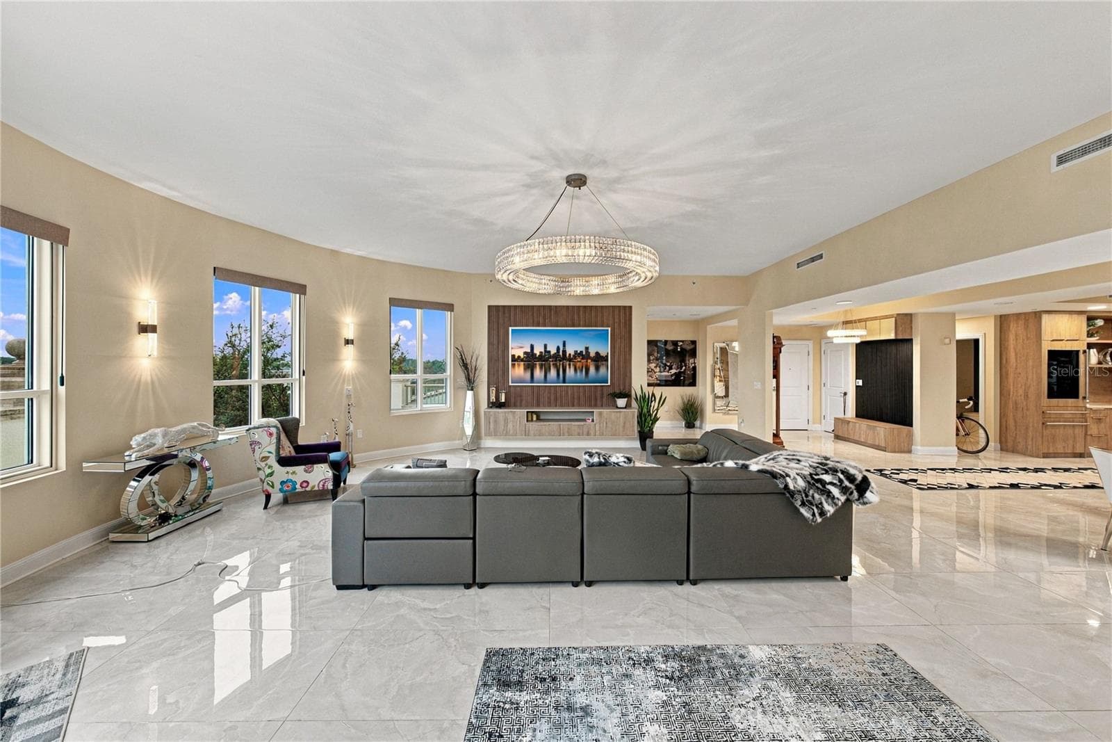 Condominium at 450 KNIGHTS RUN AVE #405, TAMPA, photo 11 of 94