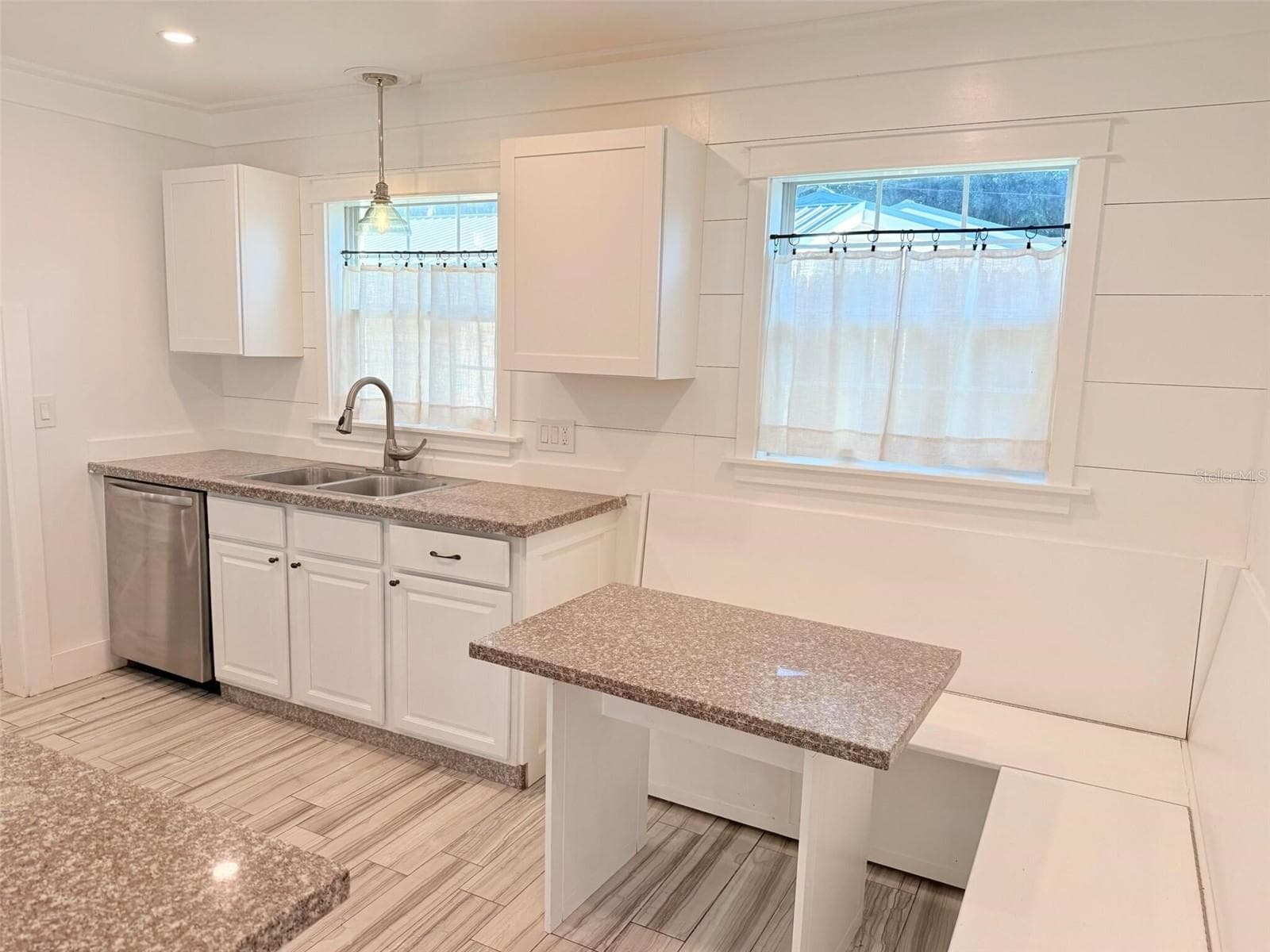 Single Family Residence at 5030 ST MICHAEL AVE, BELLE ISLE, photo 5 of 16