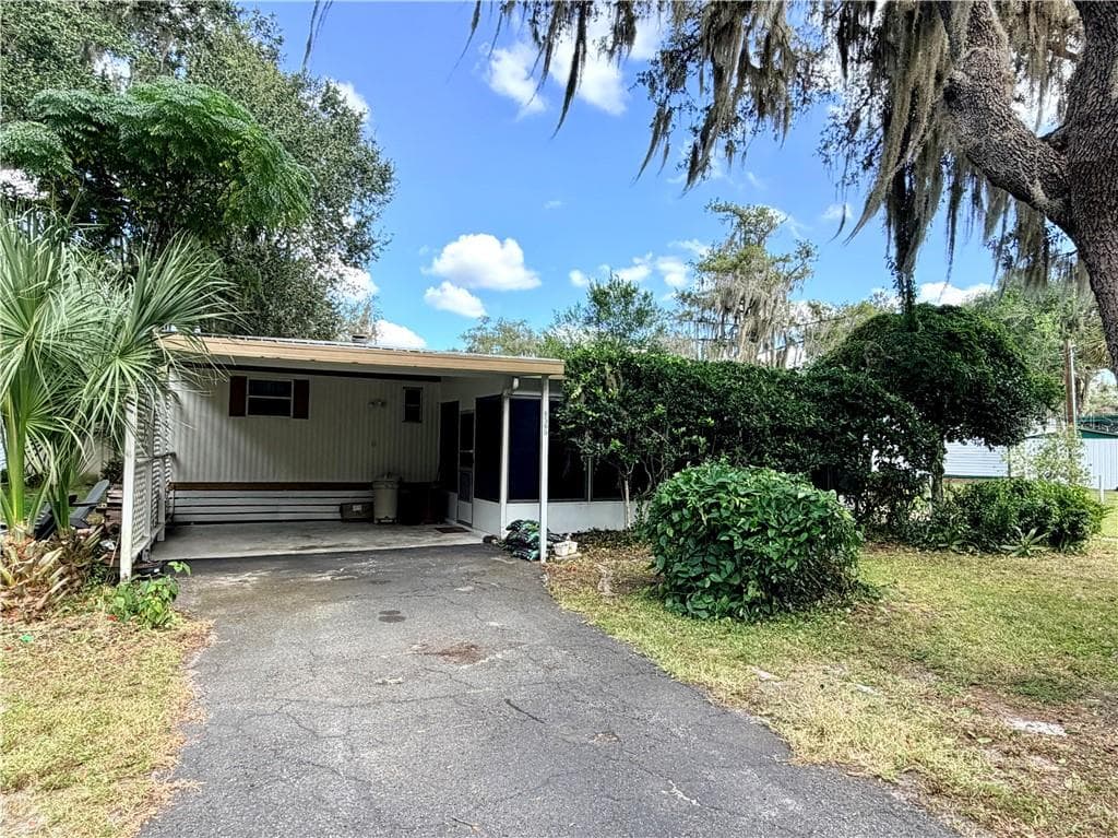 Residential at 6565 E Lakato LN, INVERNESS FL 34453, photo 2 of 28