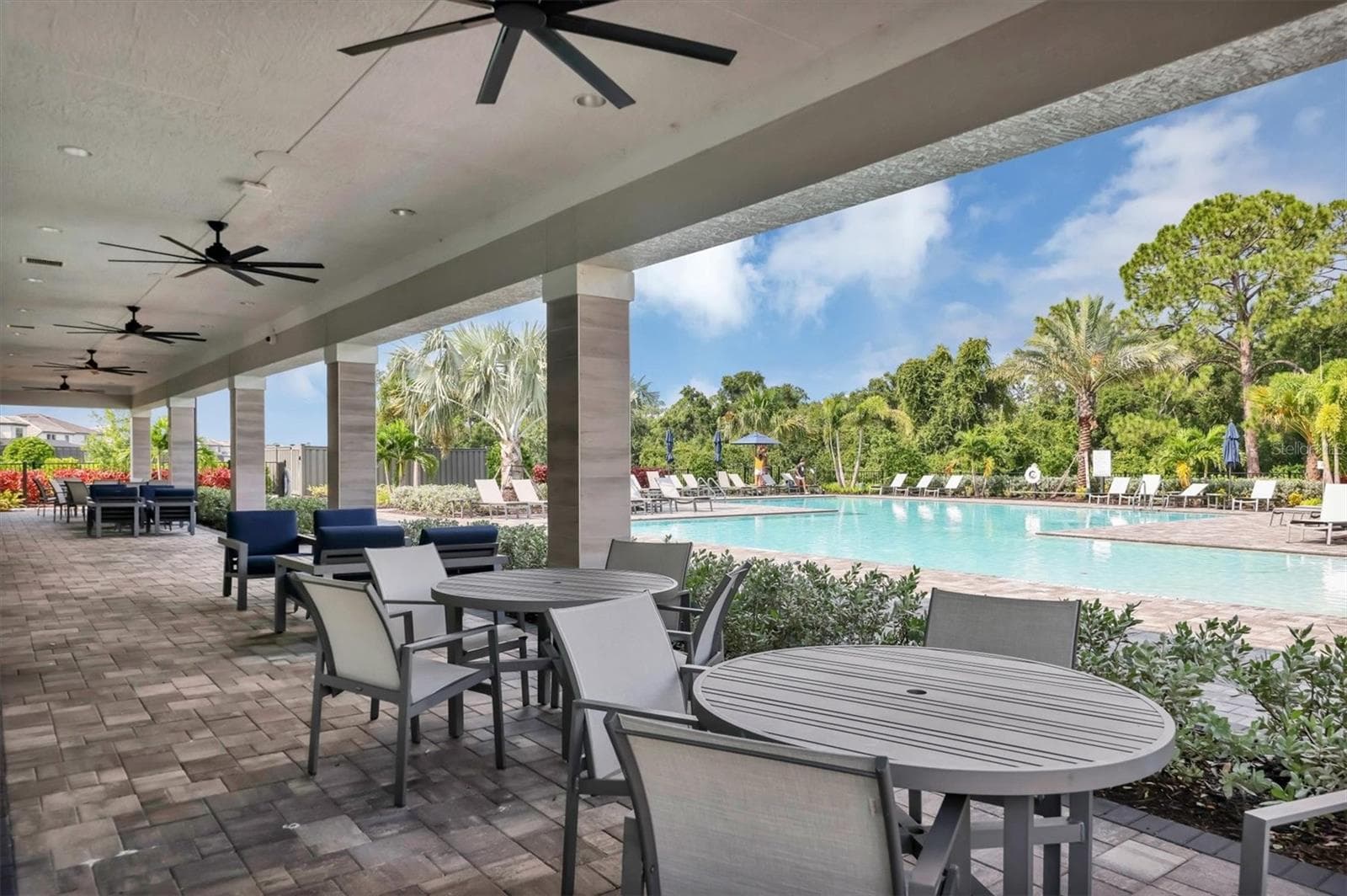 Single Family Residence at 6126 BLUESTAR CT, LAKEWOOD RANCH, photo 37 of 52
