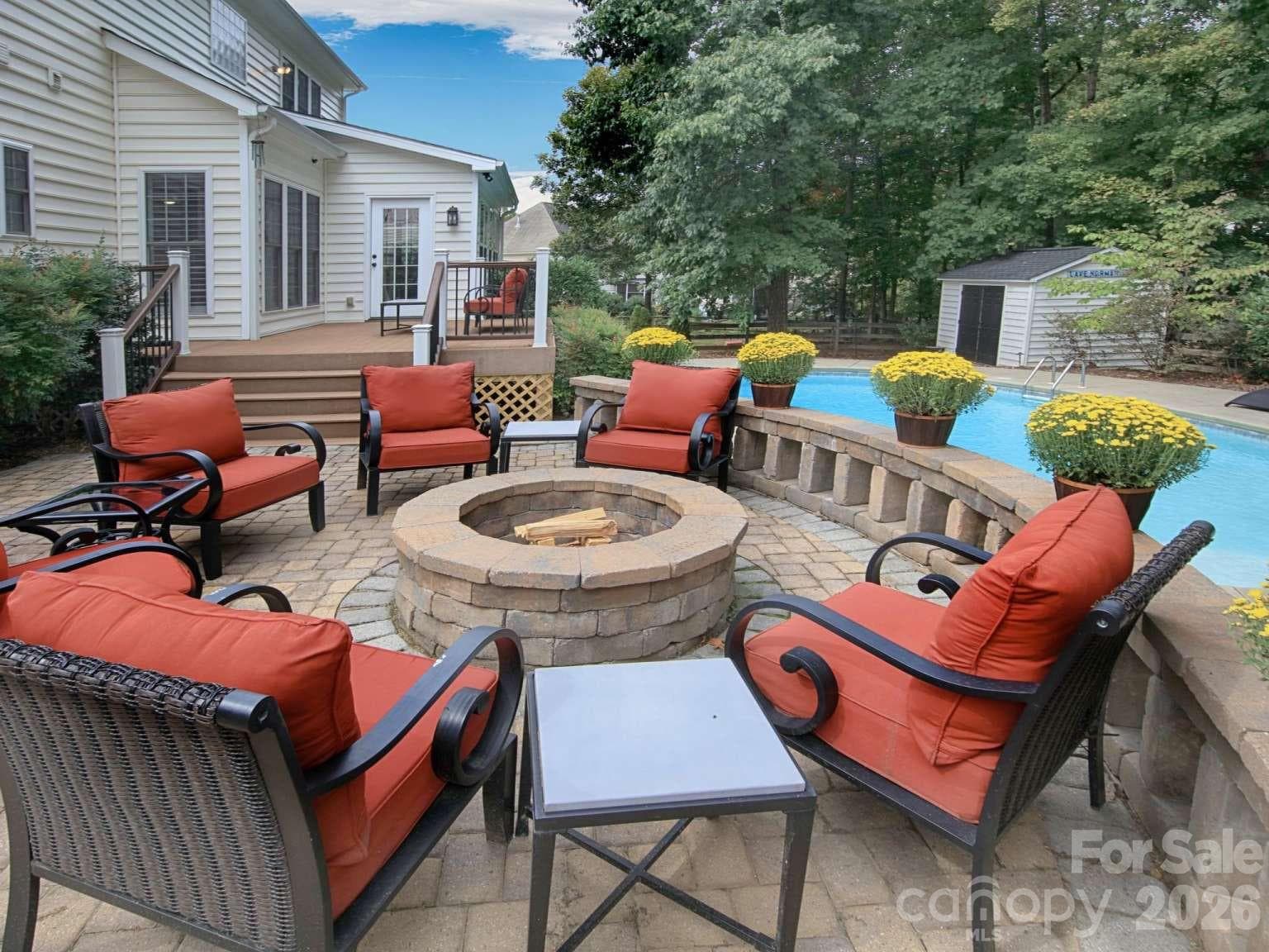 Single Family Residence at 166 Laurel Glen Drive, Mooresville, photo 2 of 40