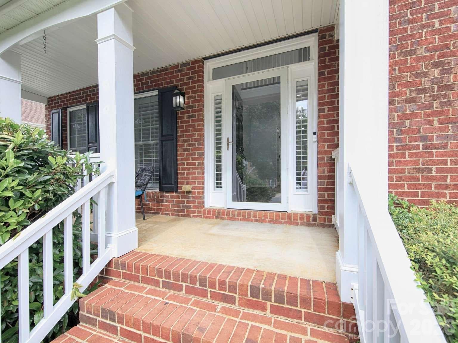 Single Family Residence at 166 Laurel Glen Drive, Mooresville, photo 4 of 40