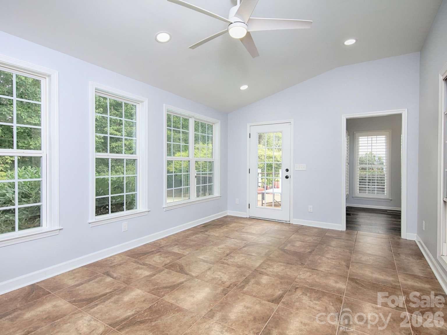 Single Family Residence at 166 Laurel Glen Drive, Mooresville, photo 13 of 40