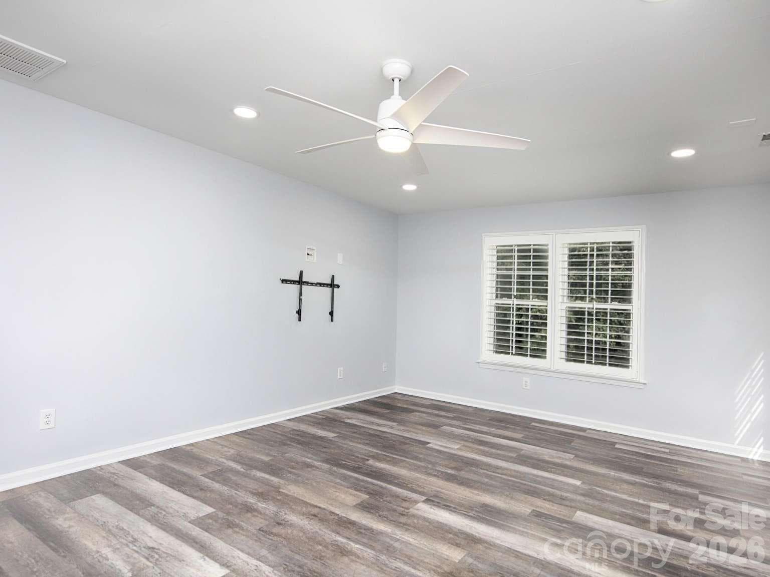 Single Family Residence at 166 Laurel Glen Drive, Mooresville, photo 24 of 40