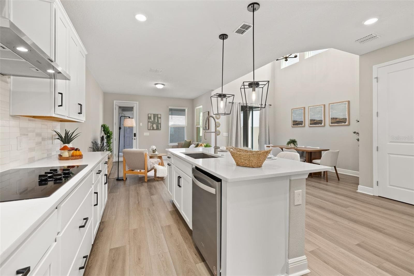 Single Family Residence at 14099 FRASIER ST, WINTER GARDEN, photo 15 of 91