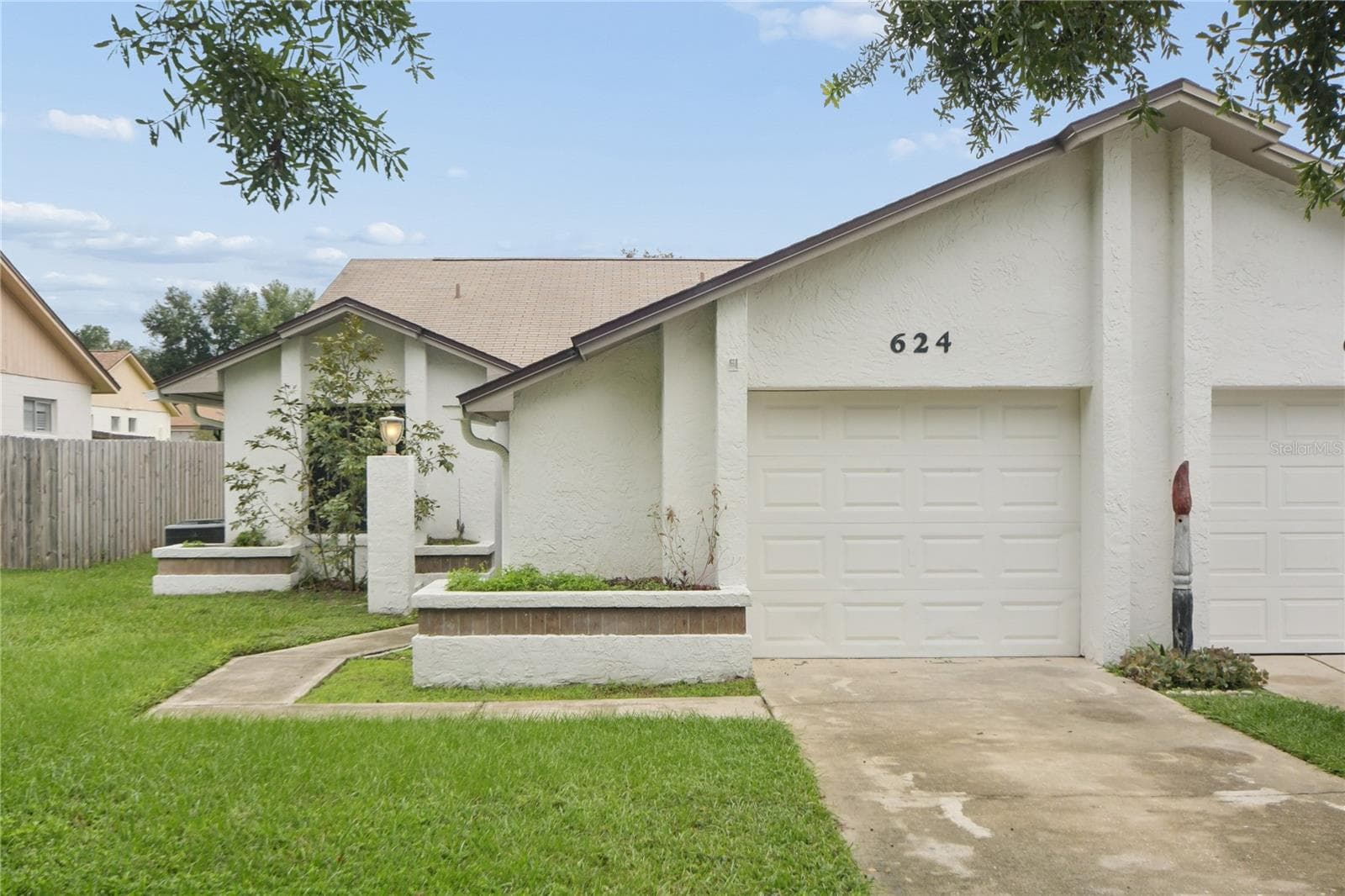 Half Duplex at 624 S WILDFLOWER CT, LONGWOOD, photo 4 of 29