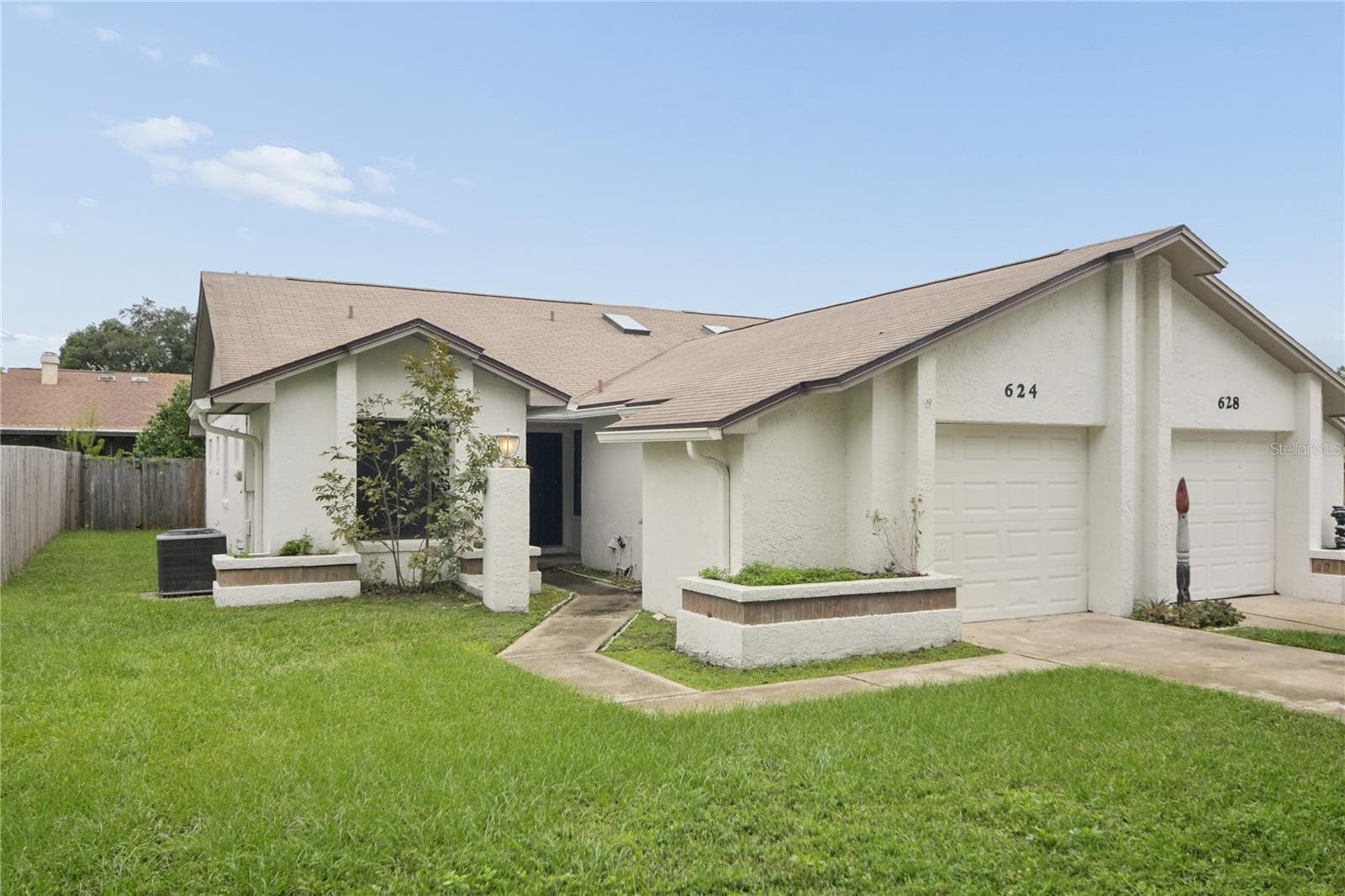 Half Duplex at 624 S WILDFLOWER CT, LONGWOOD, photo 5 of 29