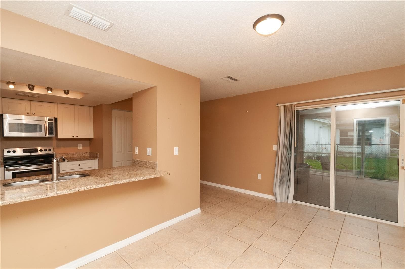 Single Family Residence at 5117 BROOKSIDE LN, NEW PORT RICHEY, photo 6 of 39