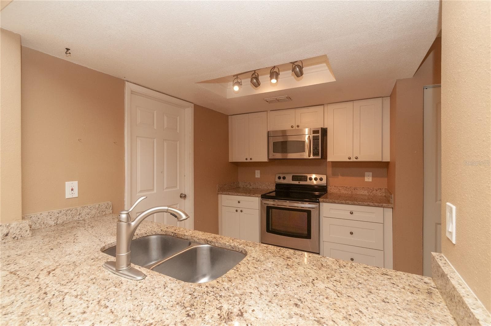 Single Family Residence at 5117 BROOKSIDE LN, NEW PORT RICHEY, photo 24 of 39