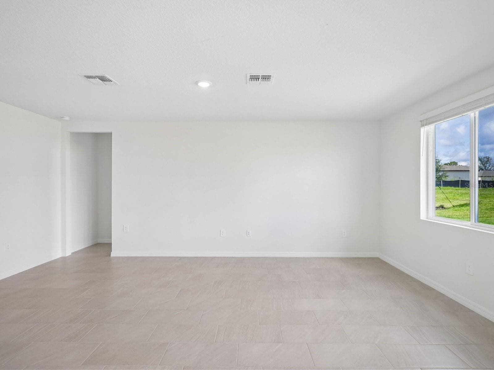 Single Family Residence at 1369 OAK VALLEY DR, AUBURNDALE, photo 5 of 15