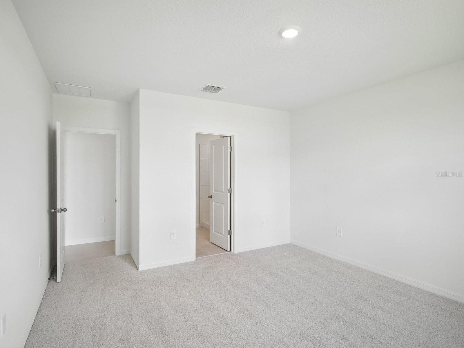 Single Family Residence at 1369 OAK VALLEY DR, AUBURNDALE, photo 13 of 15