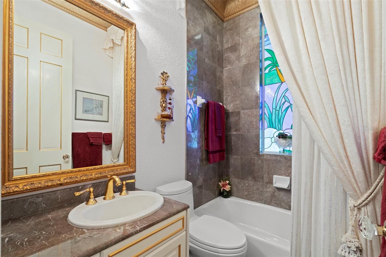 Hall Bath for Third and Fourth Bedrooms - 964 MONTE CRISTO BLVD, TIERRA VERDE