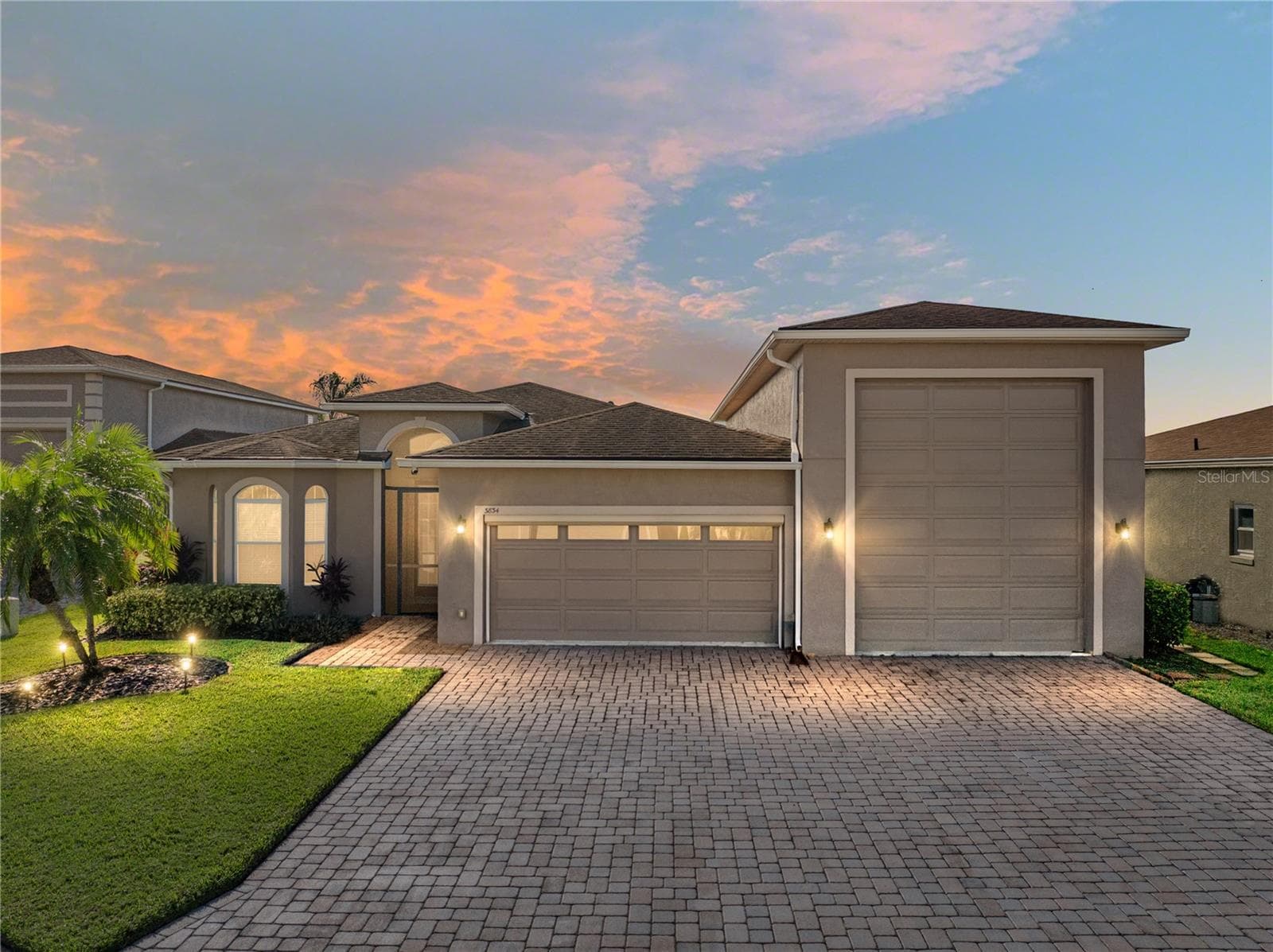 3834 LITCHFIELD LOOP