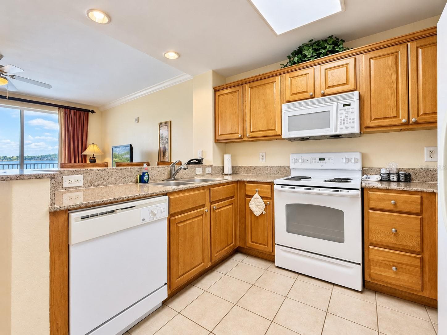 Condo - Hotel at 13415 BLUE HERON BEACH DR #109, ORLANDO, photo 17 of 55