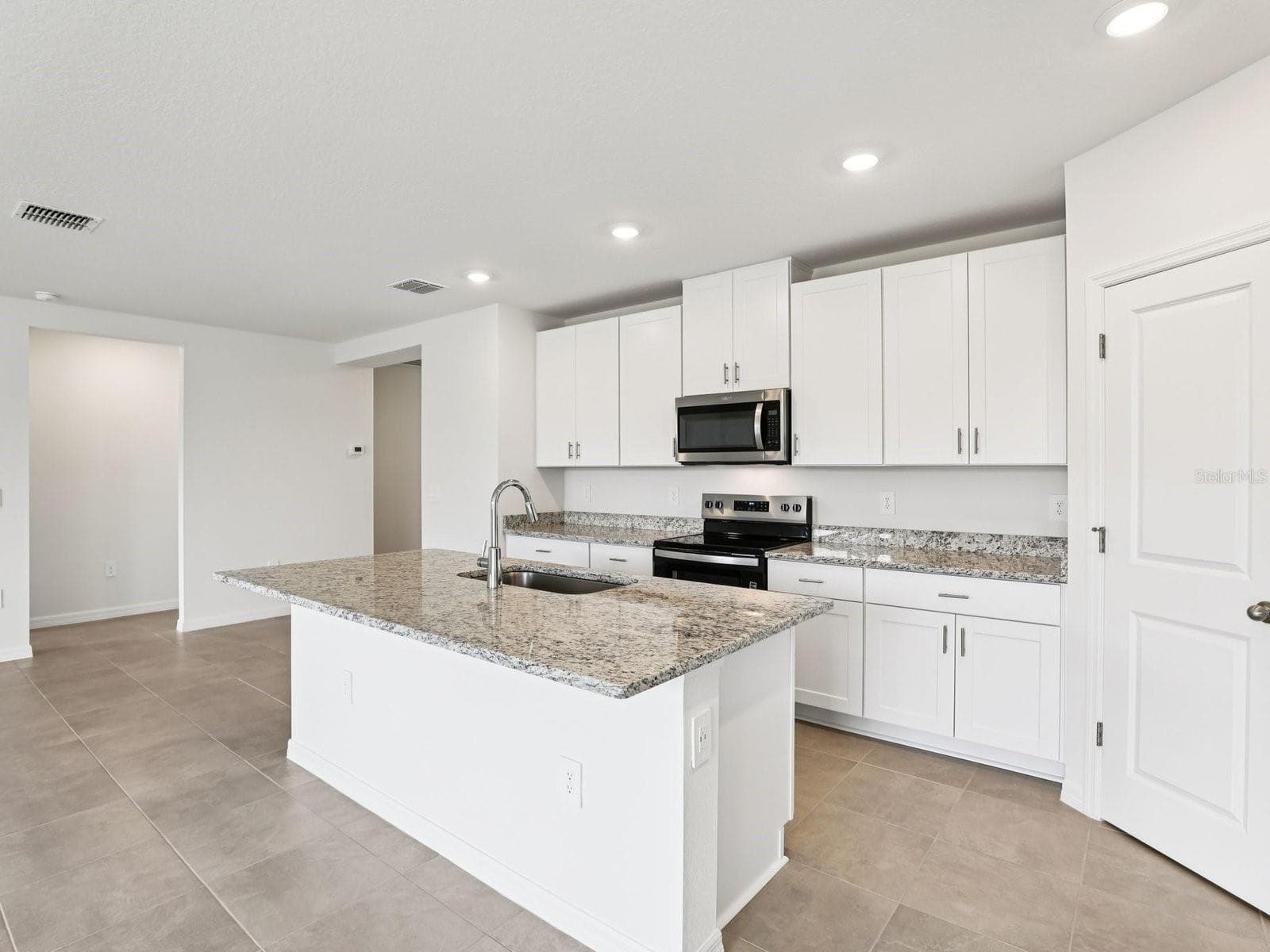 Single Family Residence at 1757 FOREST RUN LN, AUBURNDALE, photo 6 of 15