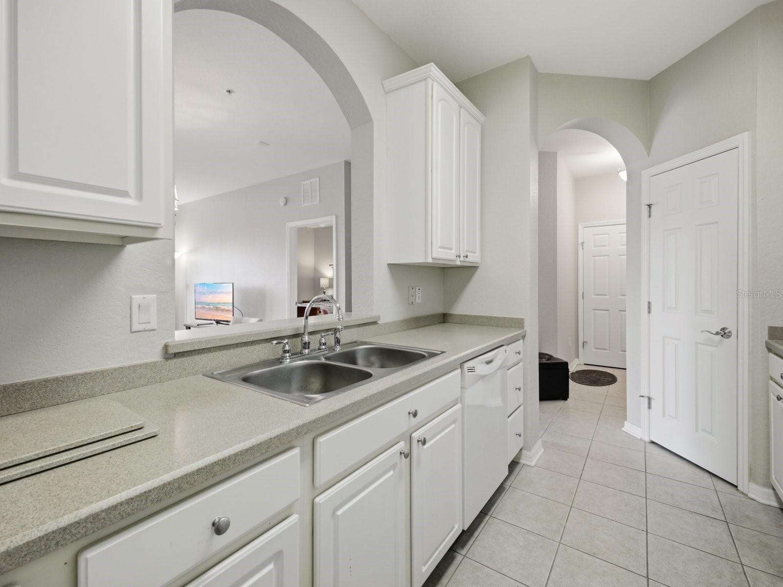 Condominium at 1357 VENEZIA CT #402, DAVENPORT, photo 12 of 39