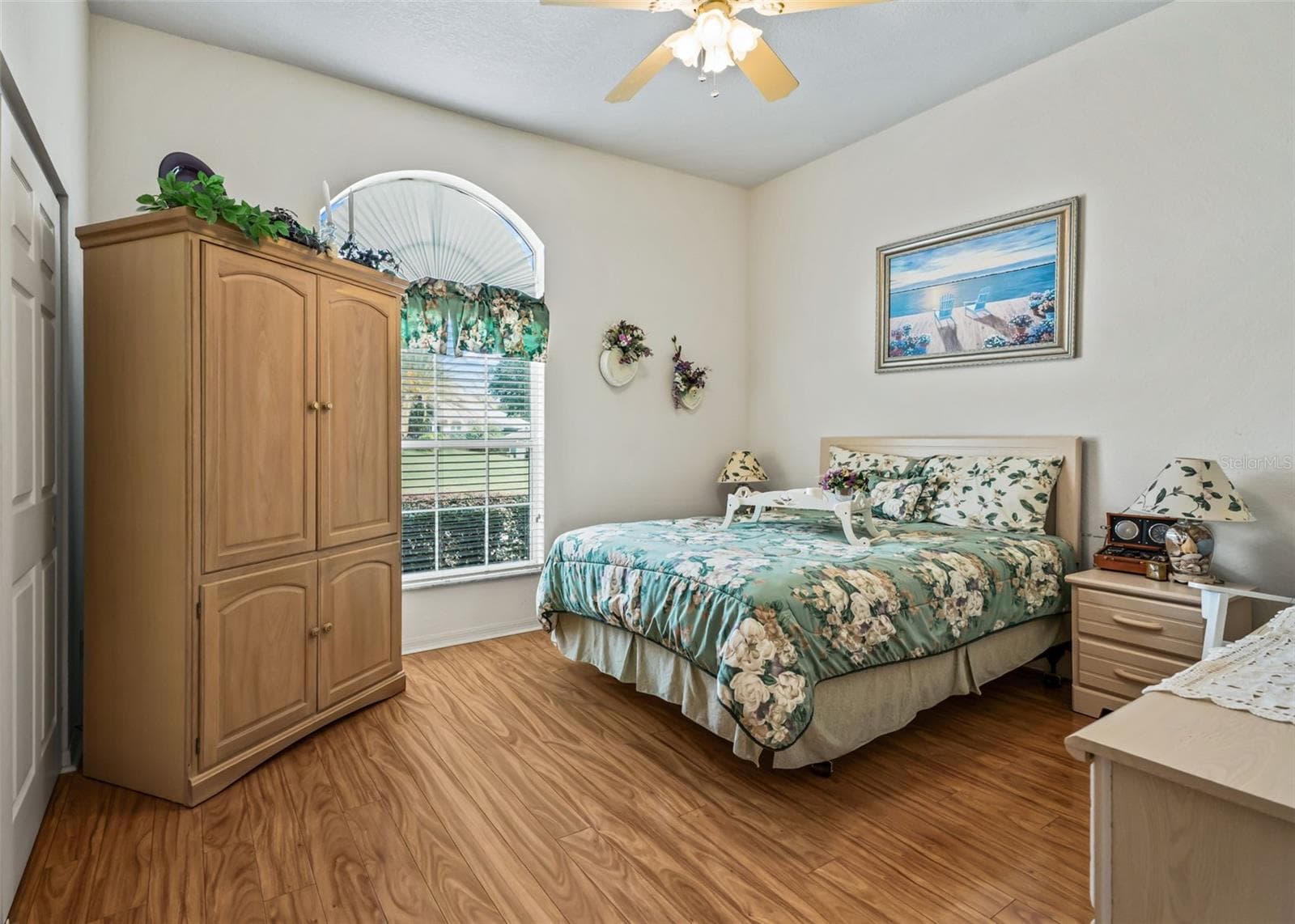 Bedroom 2 w/Laminate flooring - 17021 SE 115TH TERRACE RD, SUMMERFIELD