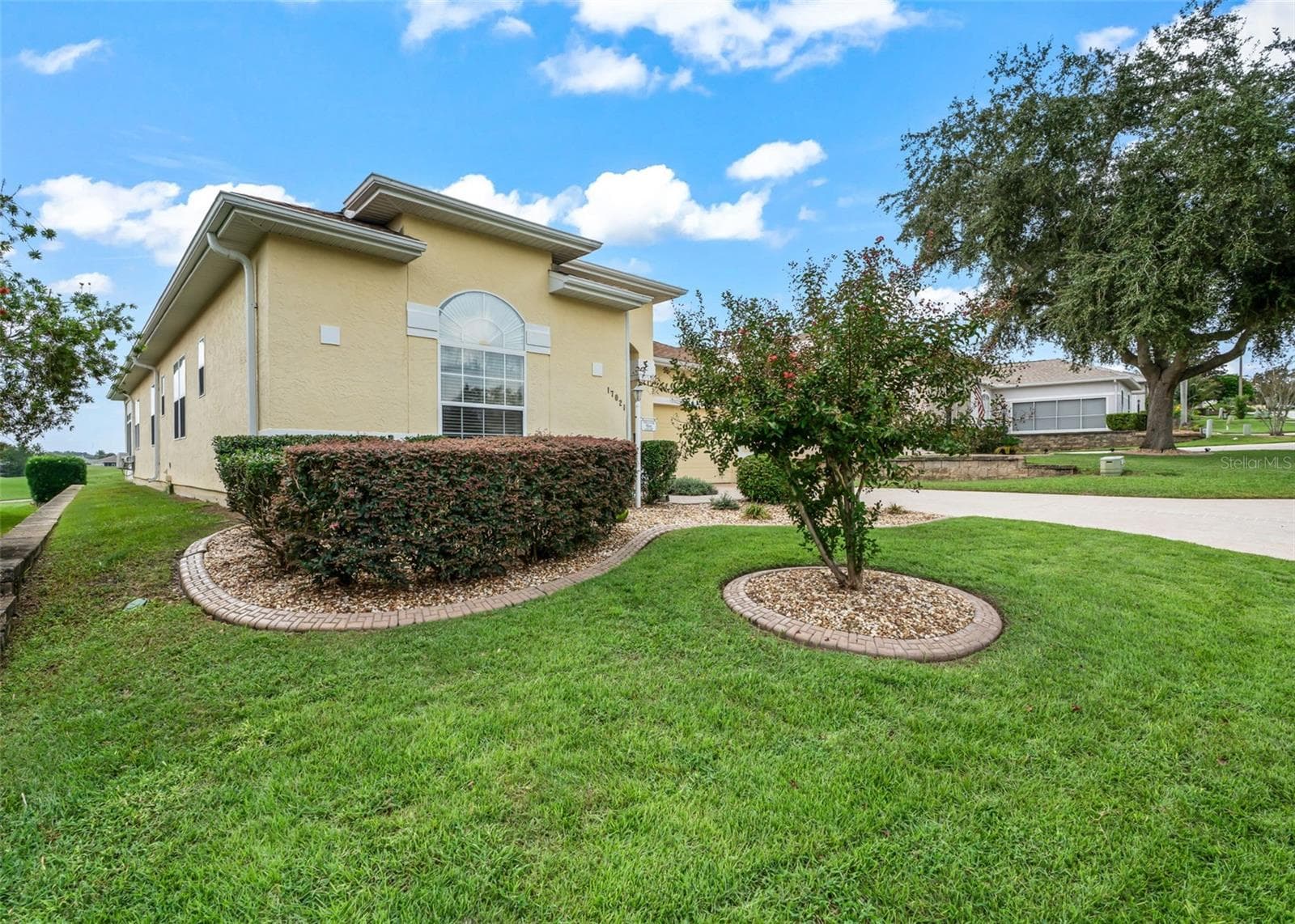 Beautifully Landscaping - 17021 SE 115TH TERRACE RD, SUMMERFIELD