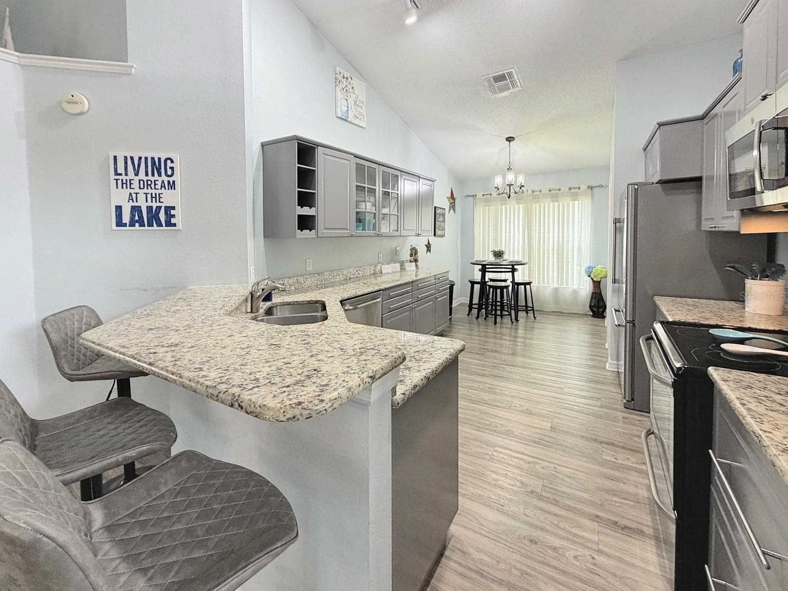Single Family Residence at 604 EAGLE POINTE S, KISSIMMEE, photo 6 of 25