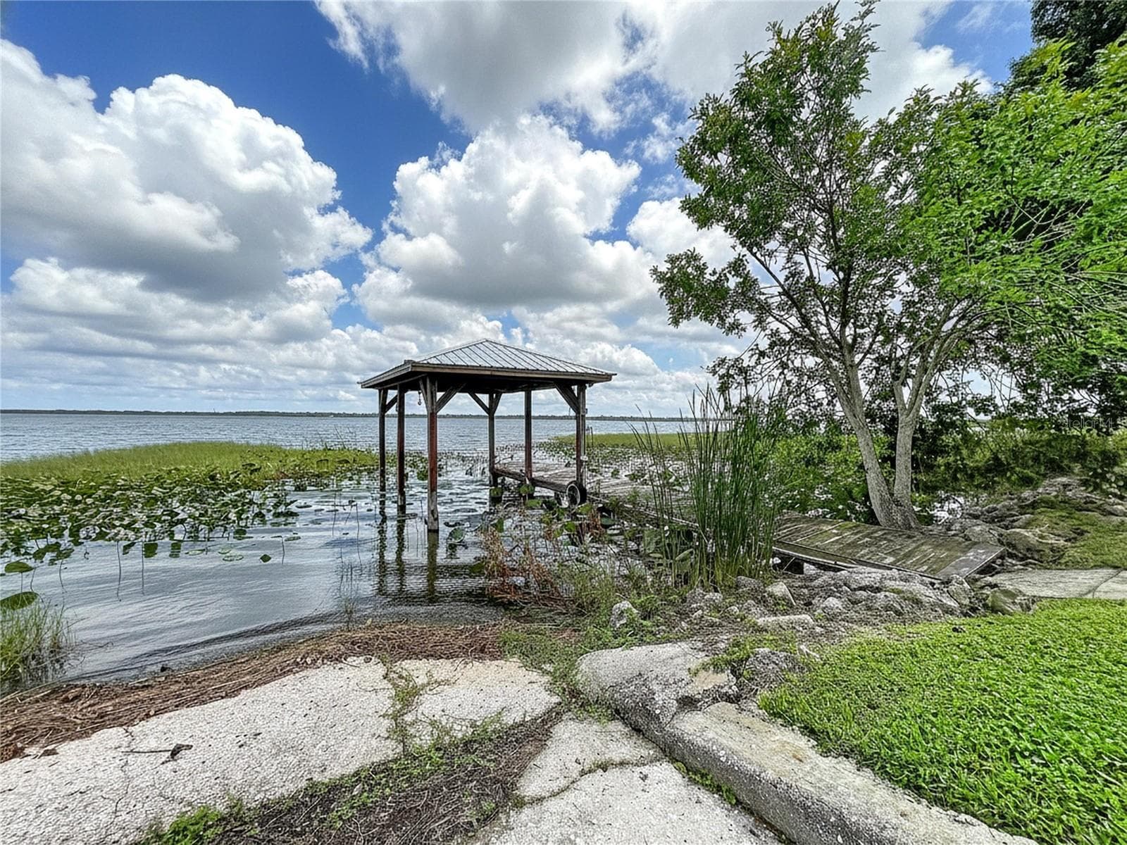Lakefront view and dock and ramp - 1348 EDGEWATER BEACH DR, LAKELAND