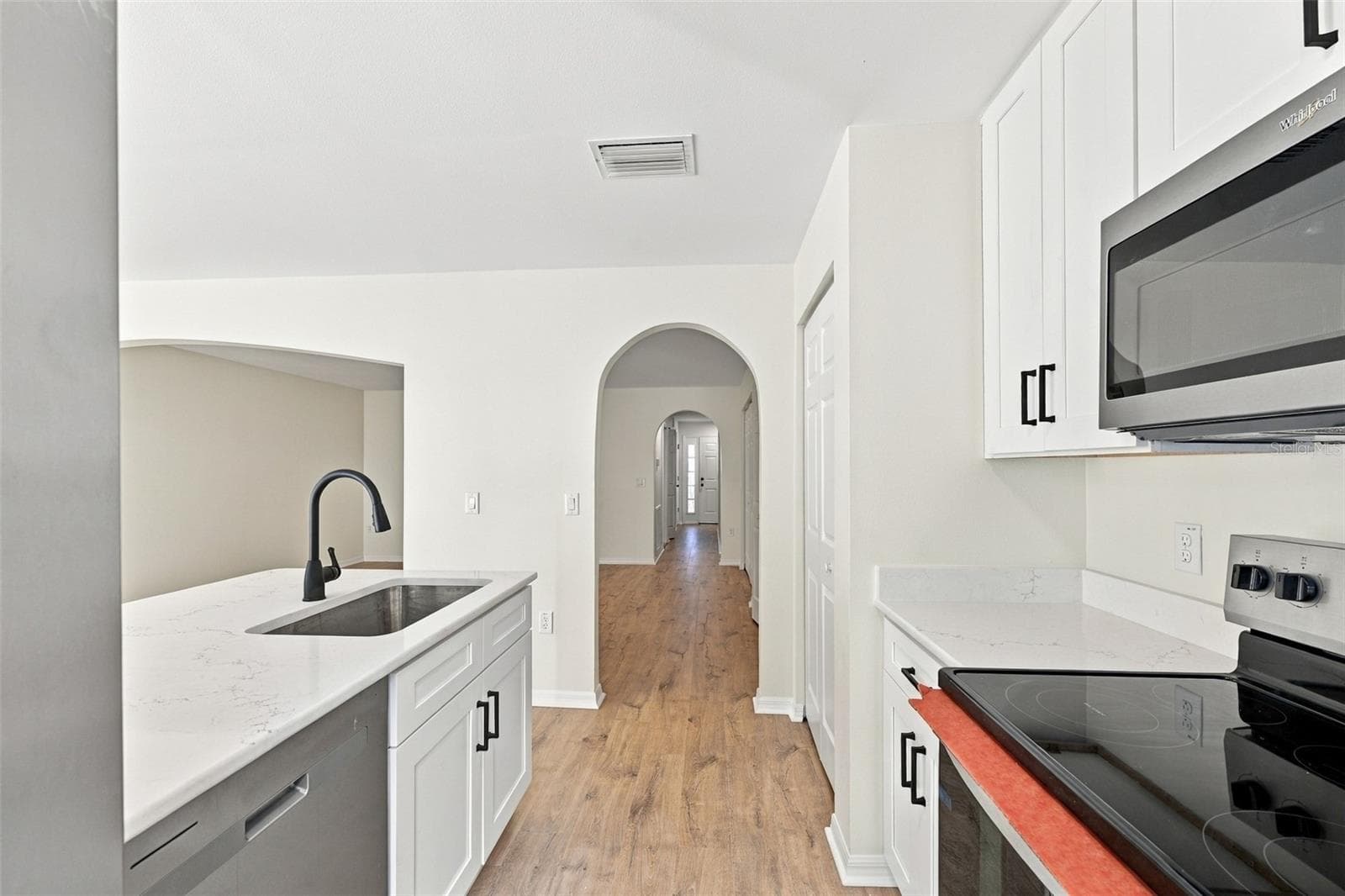 Townhouse at 9951 ASHBURN LAKE DR, TAMPA, photo 14 of 44