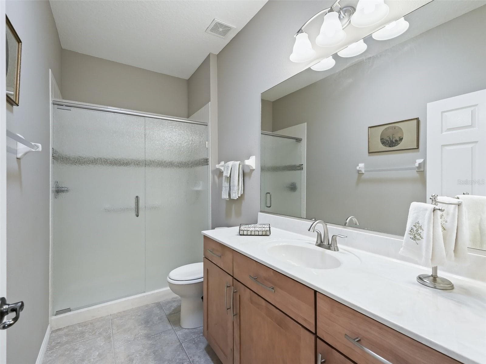 Guest Bath - 8567 SW 83RD LOOP, OCALA