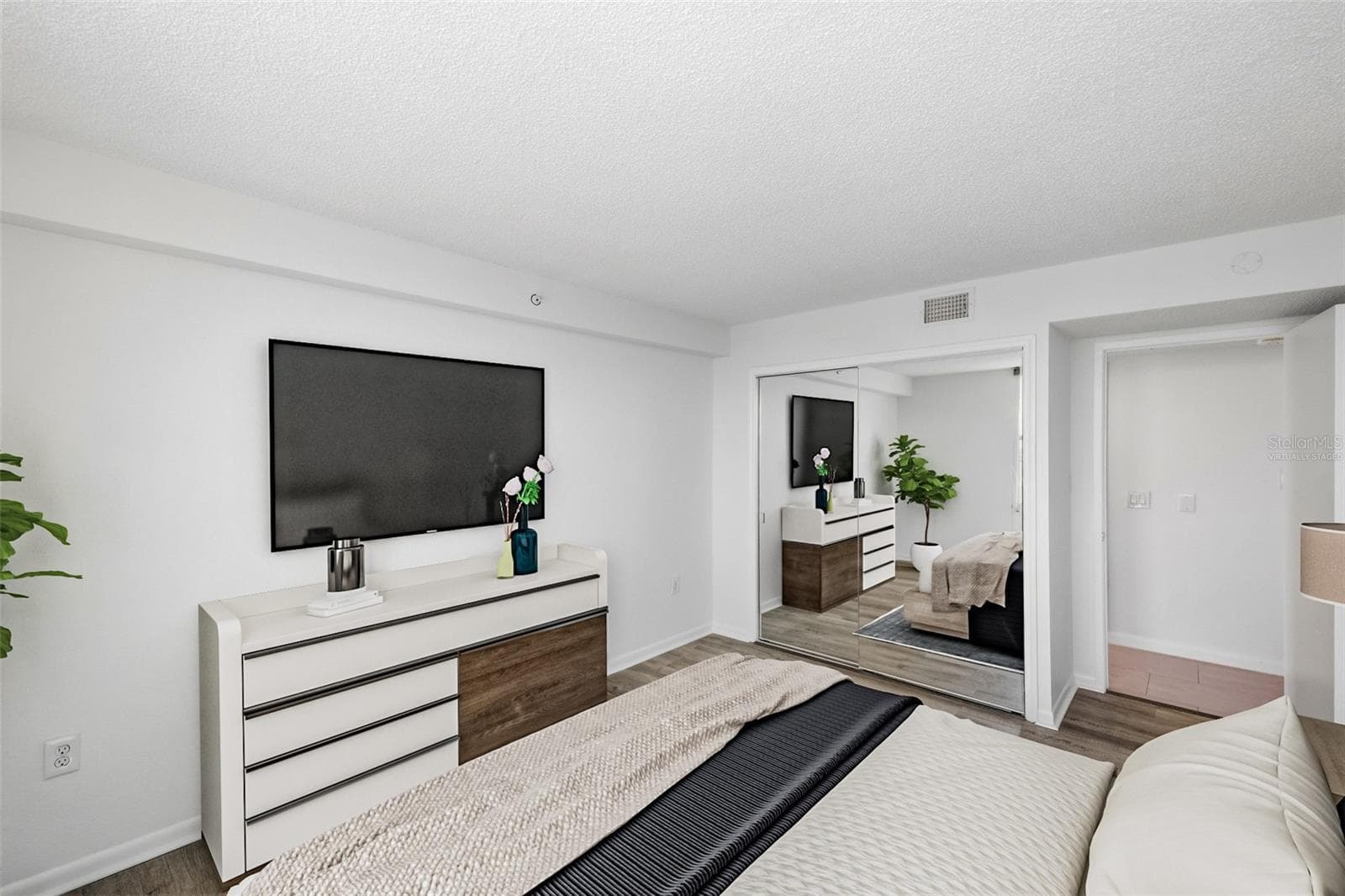 *Furniture virtually staged - 400 ISLAND WAY #701, CLEARWATER BEACH
