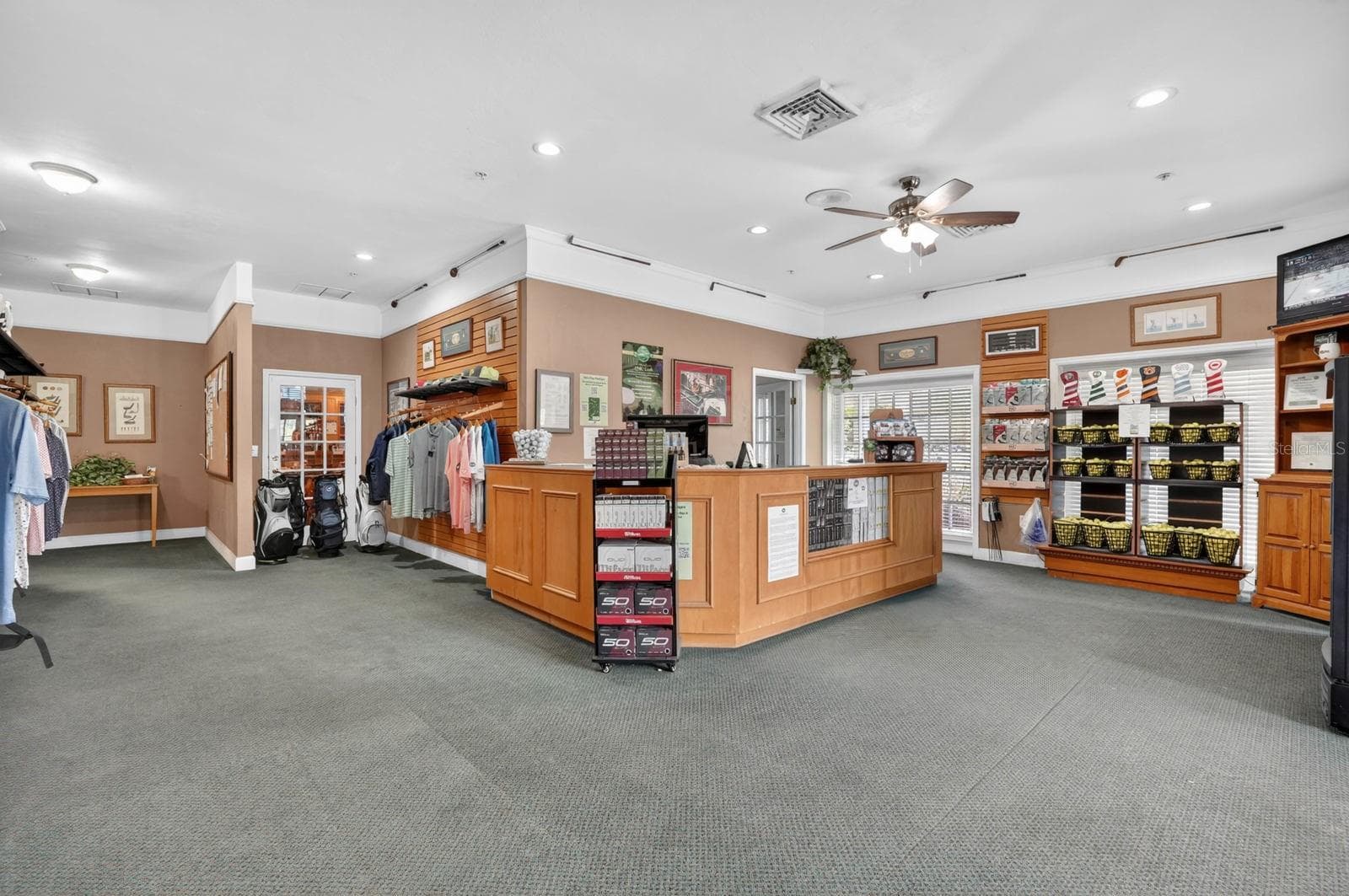 Pro Shop - 3250 BAILEY ANN DR, ORMOND BEACH