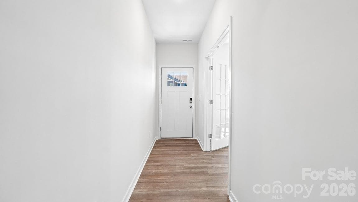 Single Family Residence at 602 Dazzle Loop, Newton, photo 6 of 57