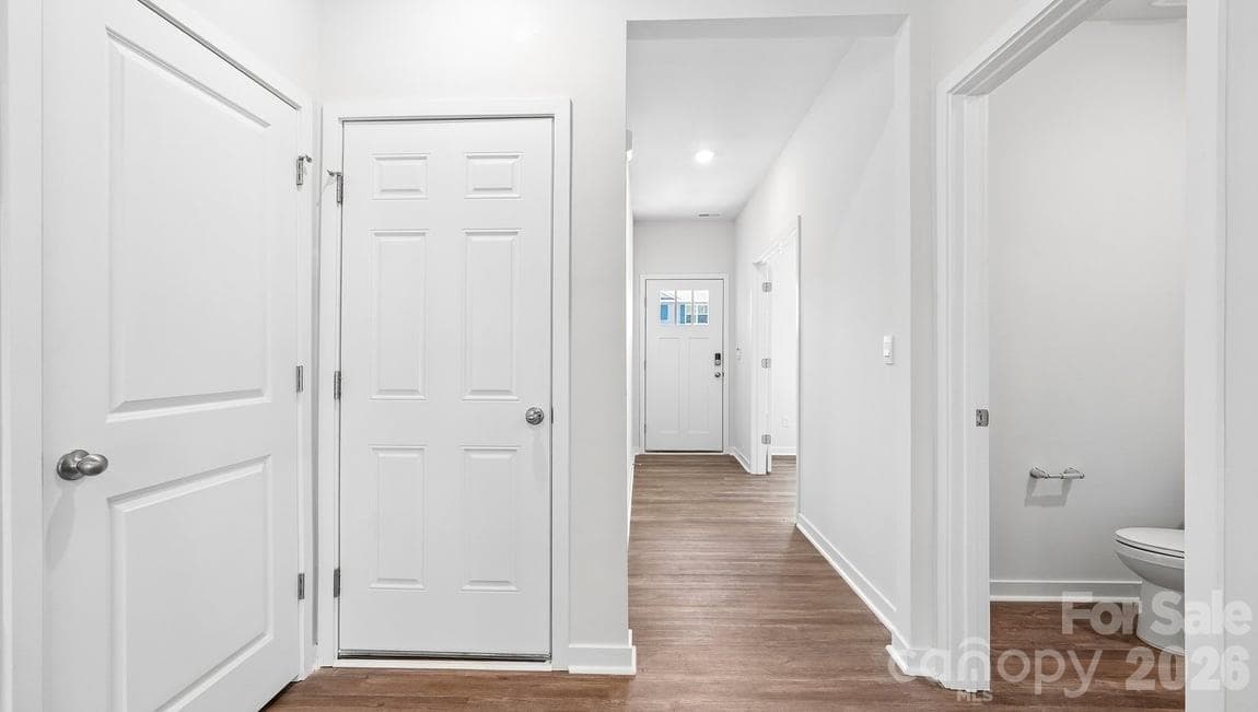 Single Family Residence at 602 Dazzle Loop, Newton, photo 8 of 57