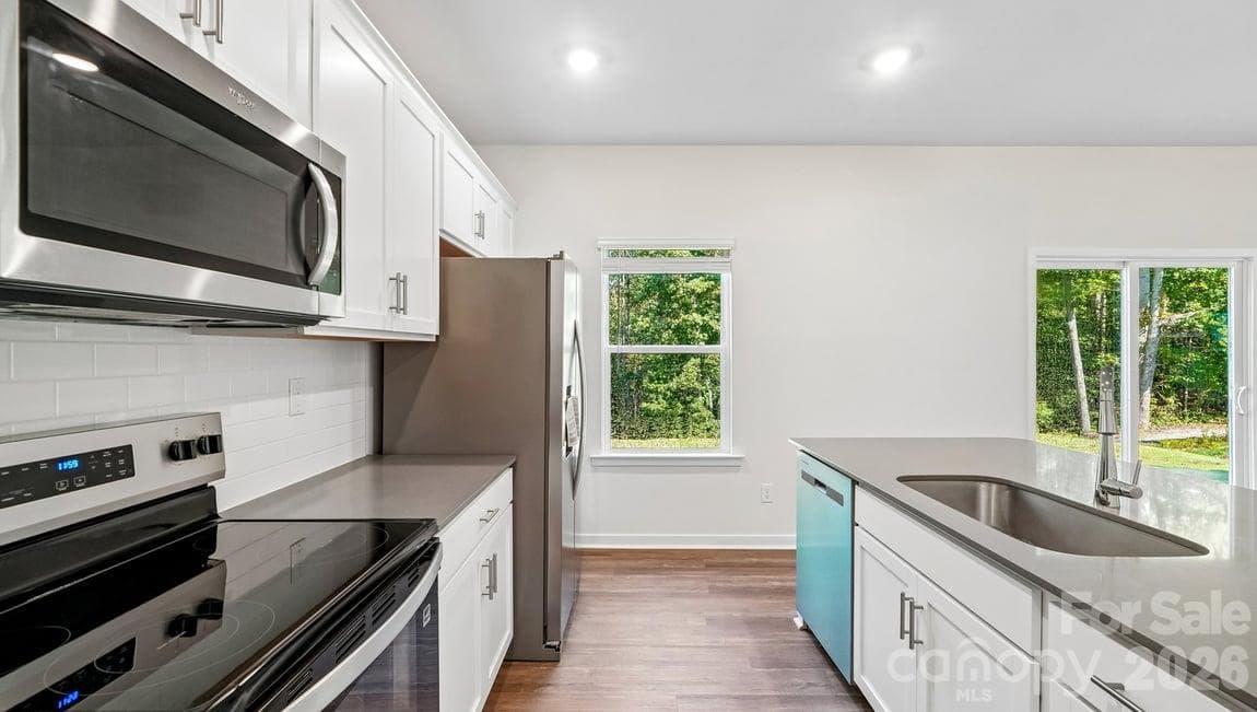Single Family Residence at 602 Dazzle Loop, Newton, photo 20 of 57