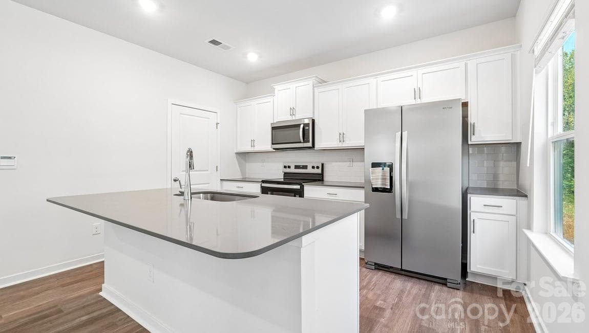 Single Family Residence at 602 Dazzle Loop, Newton, photo 22 of 57