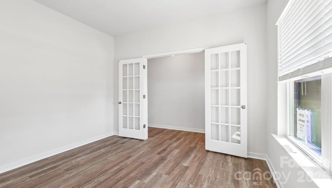 Single Family Residence at 602 Dazzle Loop, Newton, photo 28 of 57