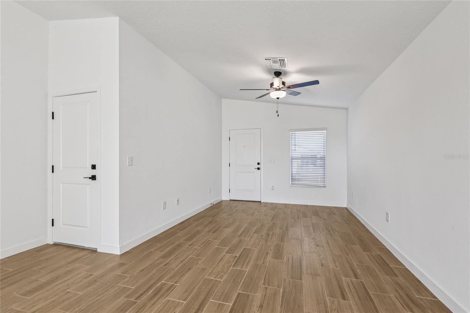 Single Family Residence at 5327 CAP RD, BROOKSVILLE, photo 2 of 15