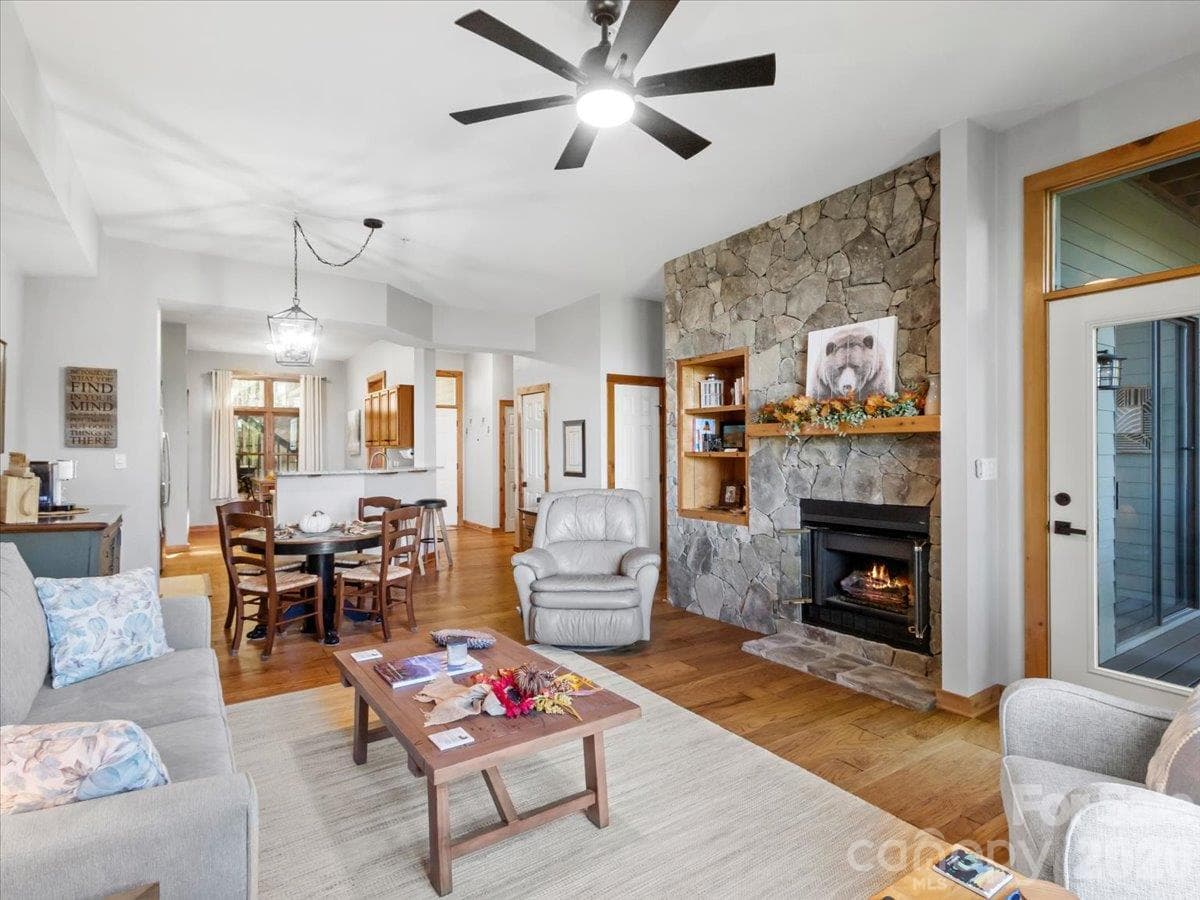 Condominium at 10 Stoney Falls Loop, Burnsville, photo 10 of 34