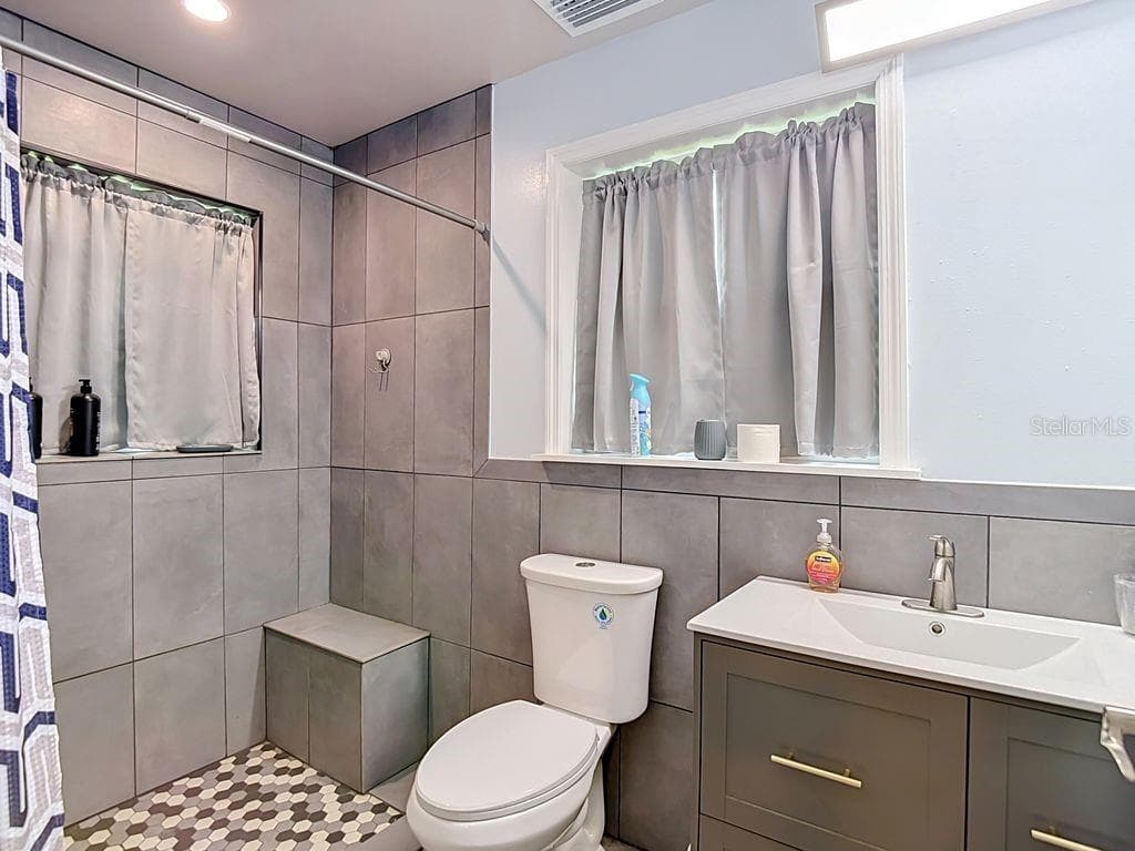 Garage full bath - 3569 PITTMAN RD, DOVER